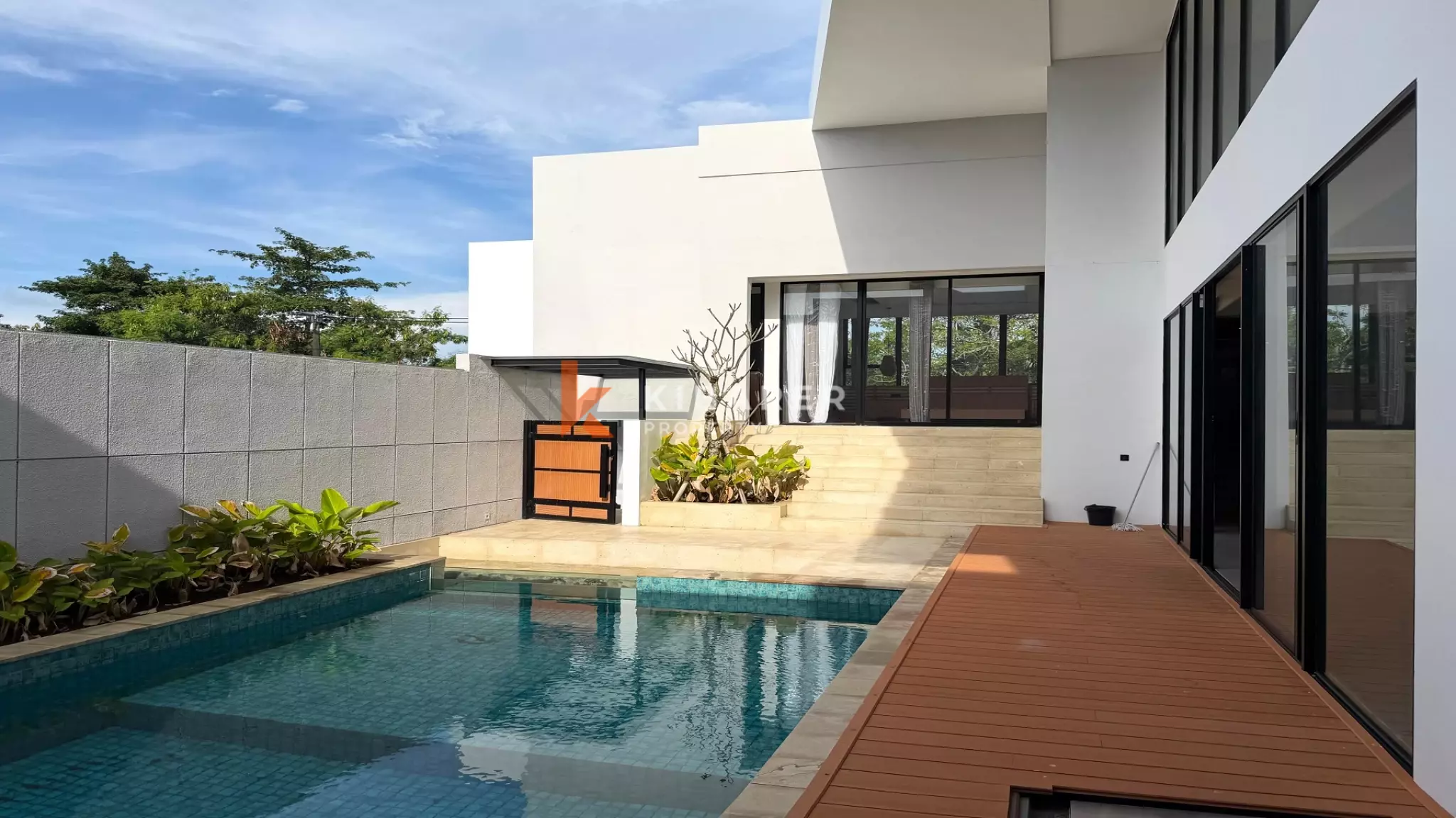 Vila Mewah Keluarga dengan Tiga Kamar Tidur dan Ruang Santai Ter sunken di Ungasan