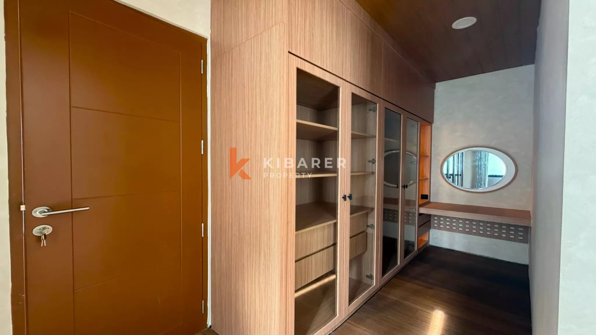 Vila Mewah Keluarga dengan Tiga Kamar Tidur dan Ruang Santai Ter sunken di Ungasan