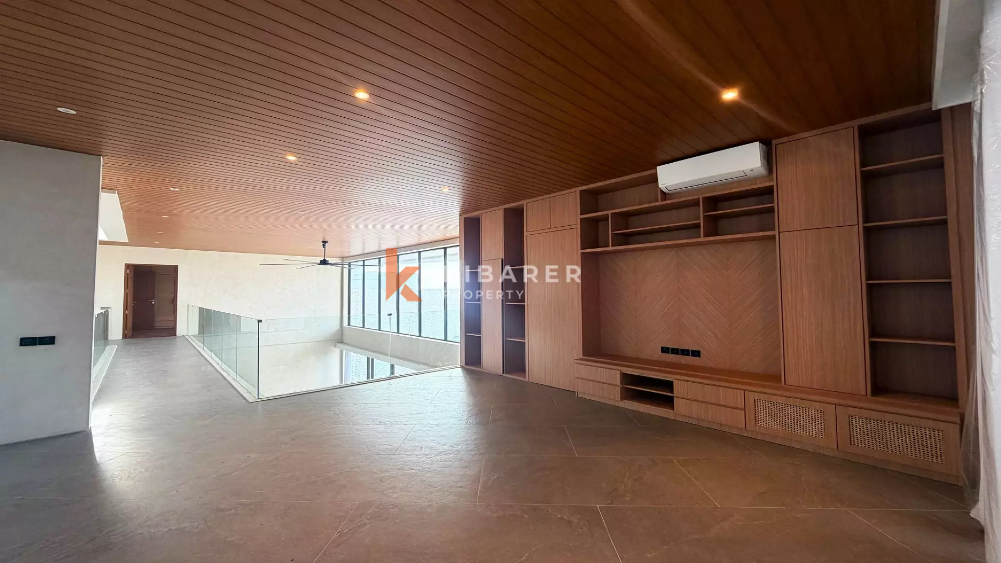 Vila Mewah Keluarga dengan Tiga Kamar Tidur dan Ruang Santai Ter sunken di Ungasan