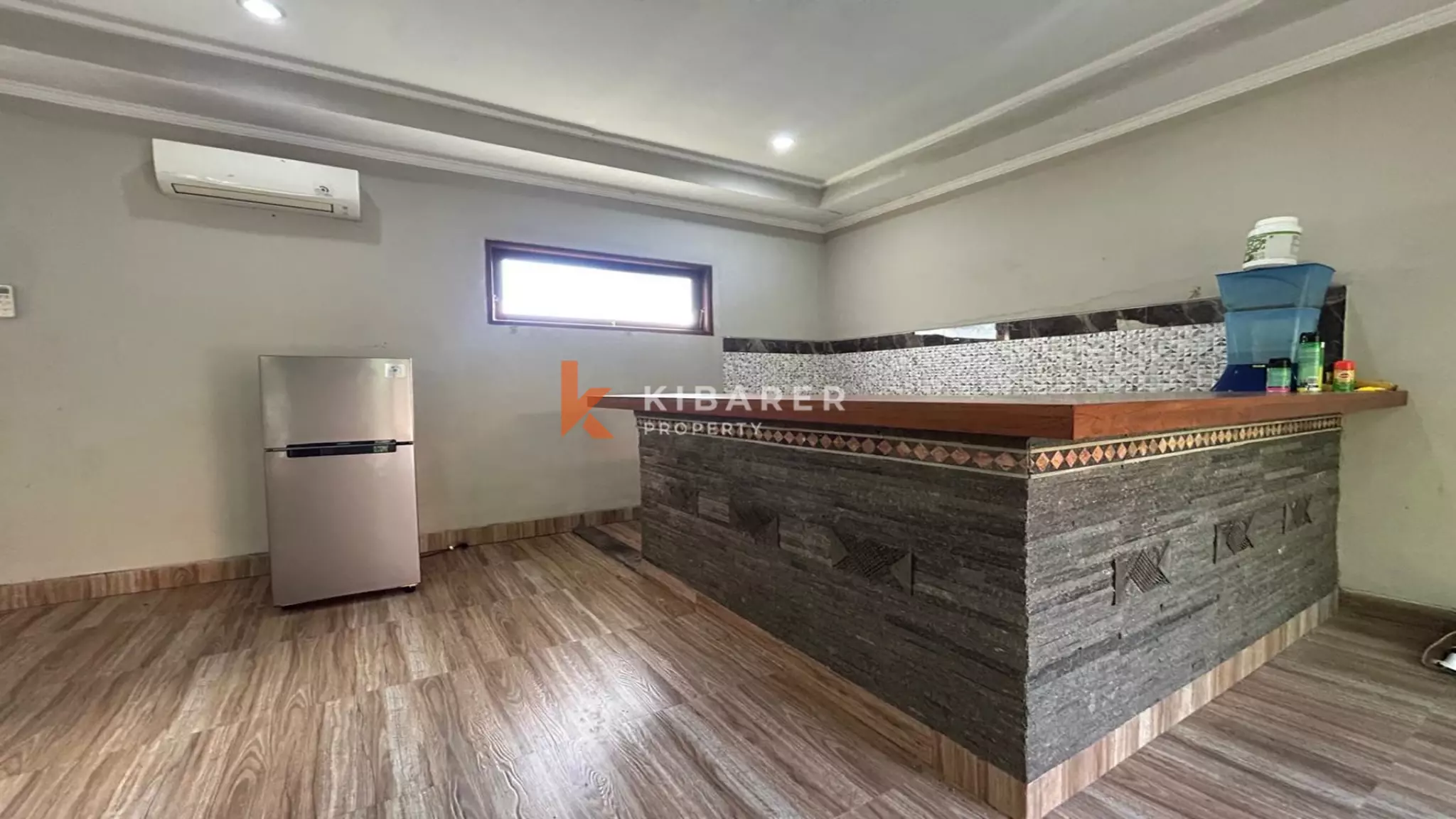 Villa Menawan Bergaya Bali dengan Dua Kamar Tidur dan Kolam Renang Pribadi di Kerobokan