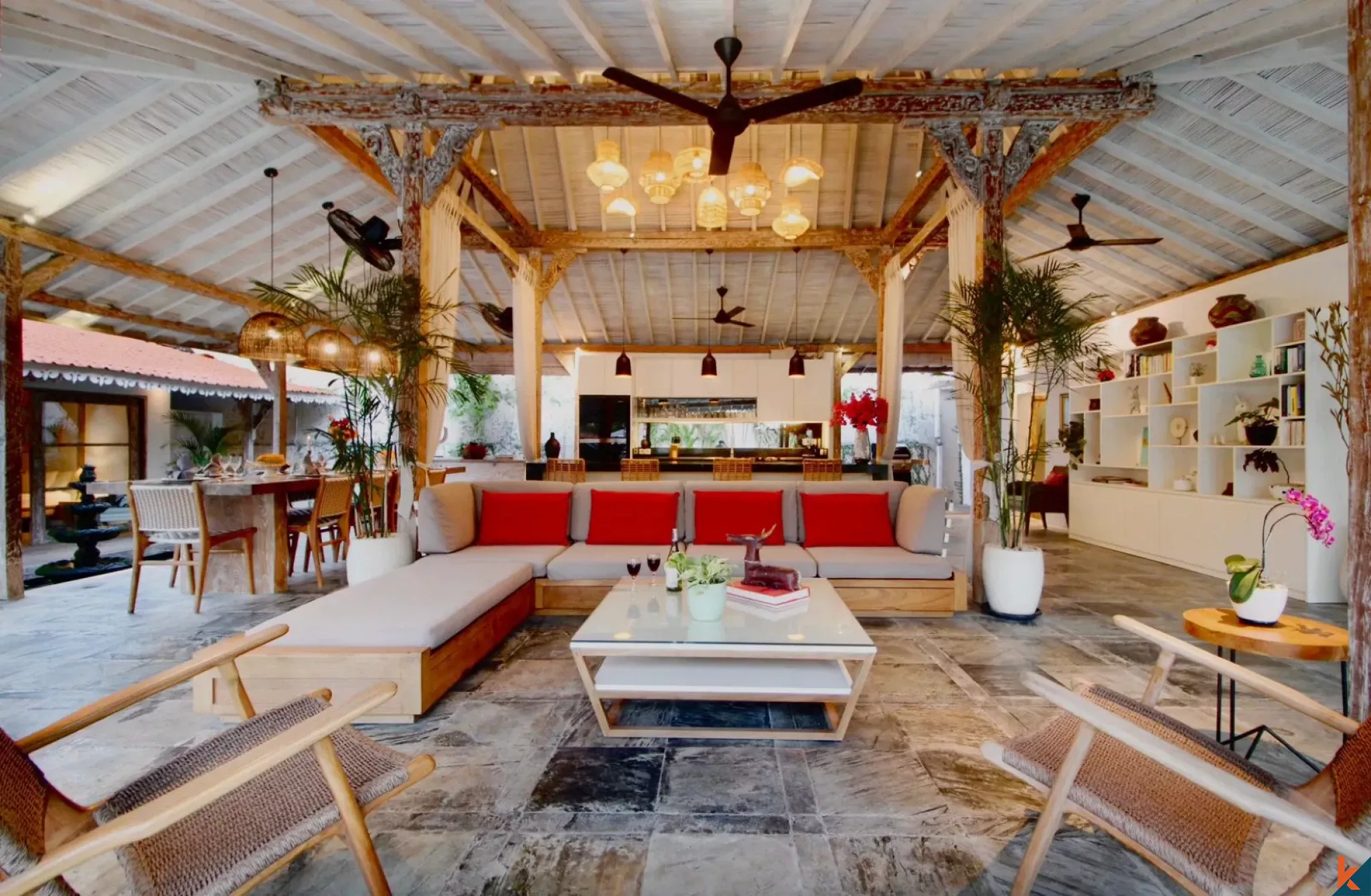 Stunning leasehold four bedroom private villa in a prime location of Berawa - Canggu