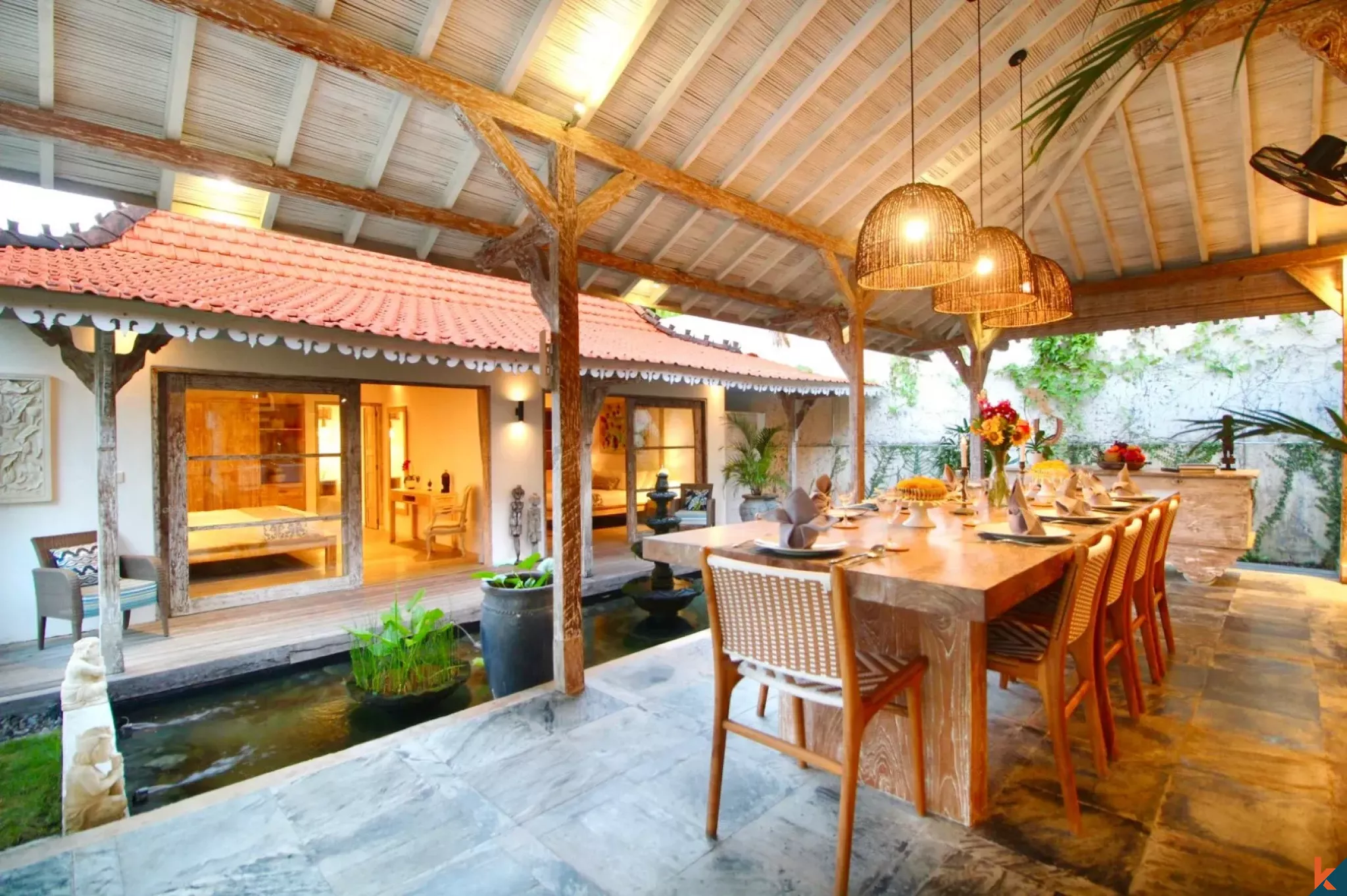 Stunning leasehold four bedroom private villa in a prime location of Berawa - Canggu