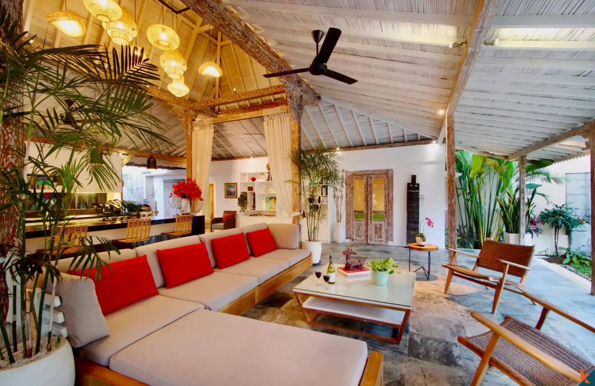 Stunning leasehold four bedroom private villa in a prime location of Berawa - Canggu