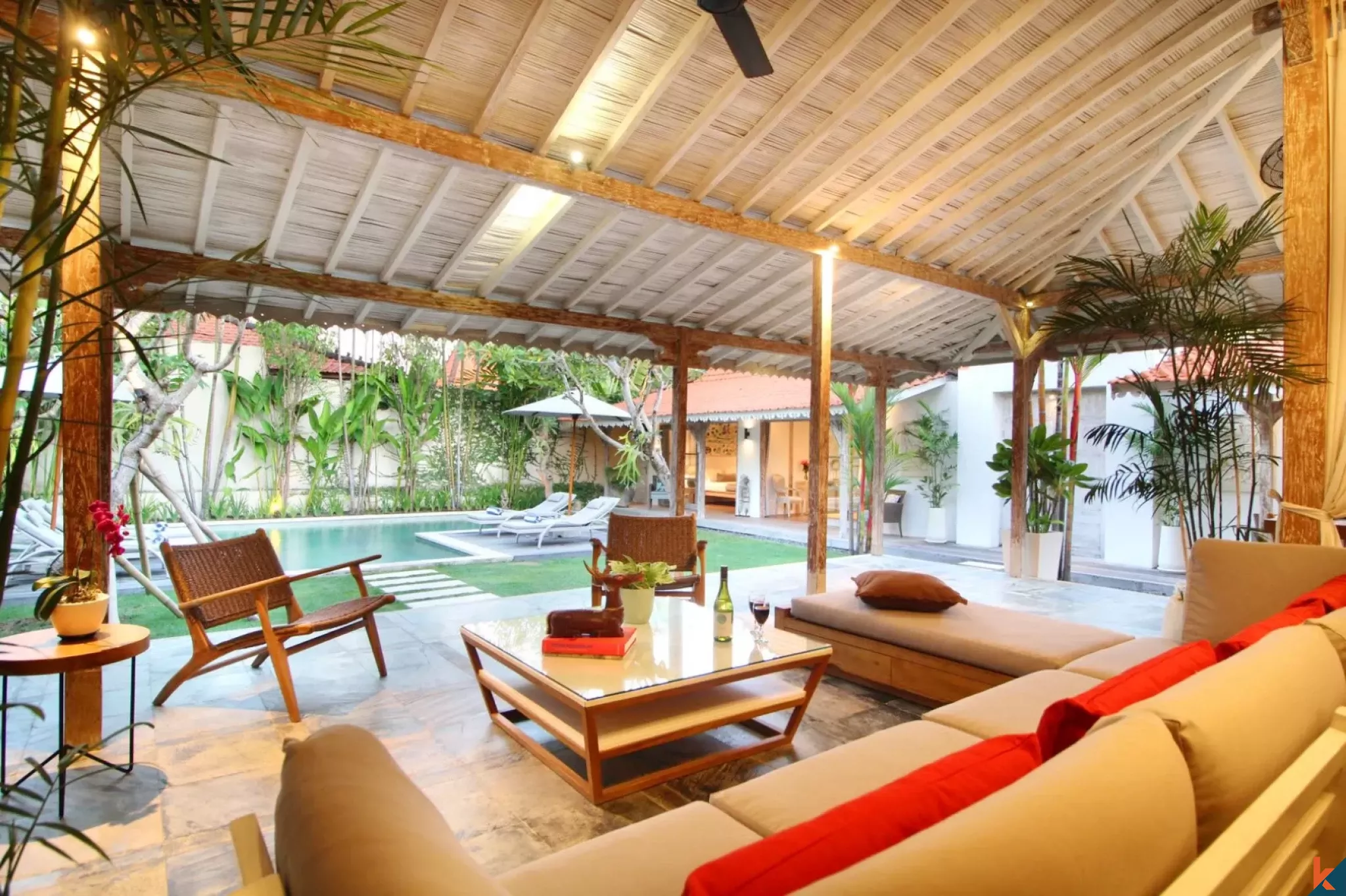 Stunning leasehold four bedroom private villa in a prime location of Berawa - Canggu