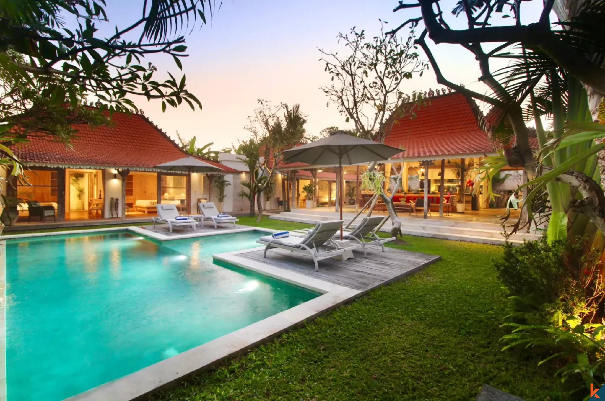 Stunning leasehold four bedroom private villa in a prime location of Berawa - Canggu