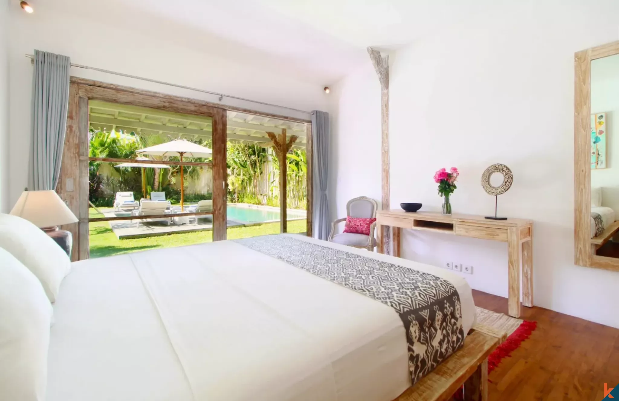 Stunning leasehold four bedroom private villa in a prime location of Berawa - Canggu