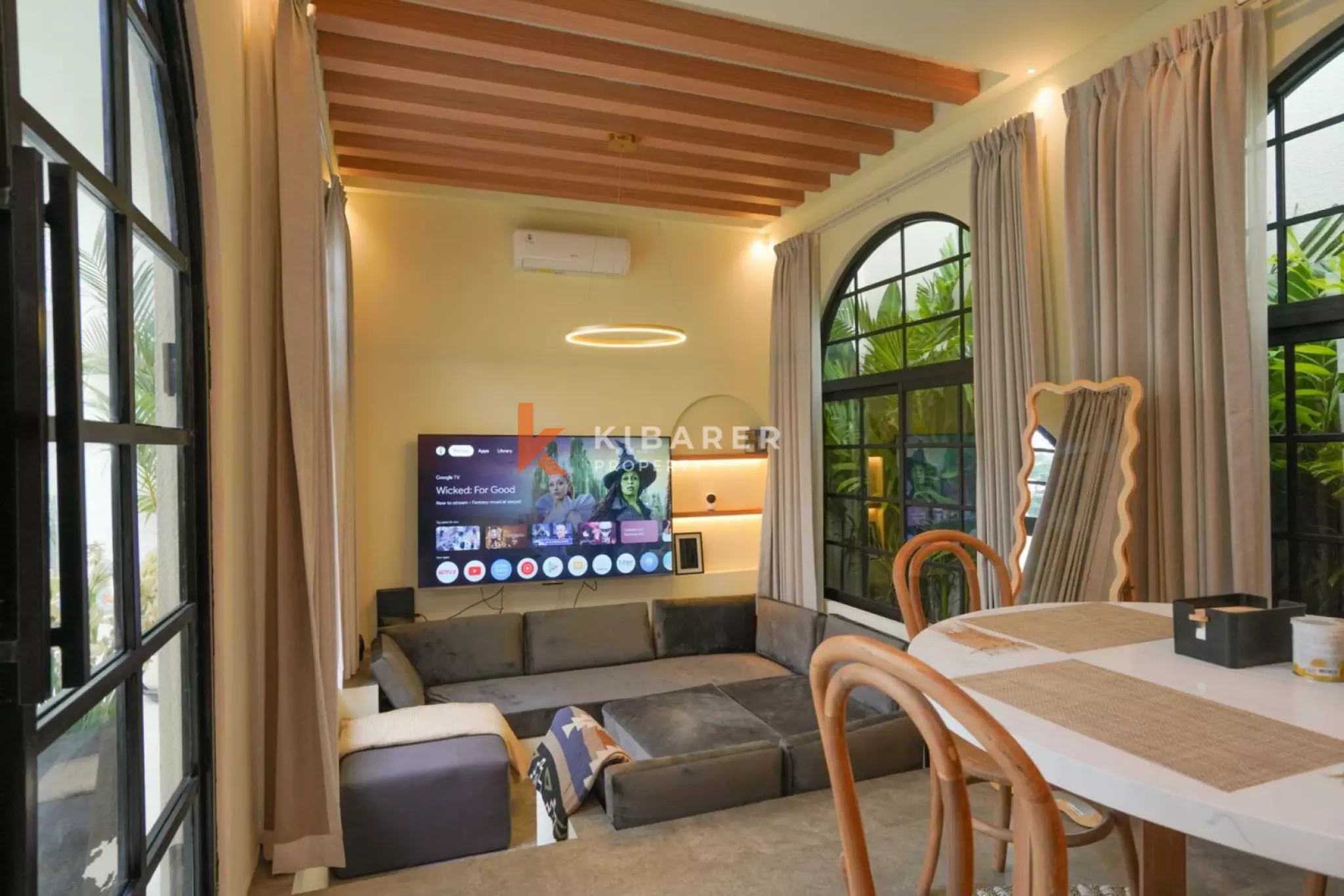 Oasis Modern yang Segar - Vila Dua Kamar Tidur di Berawa