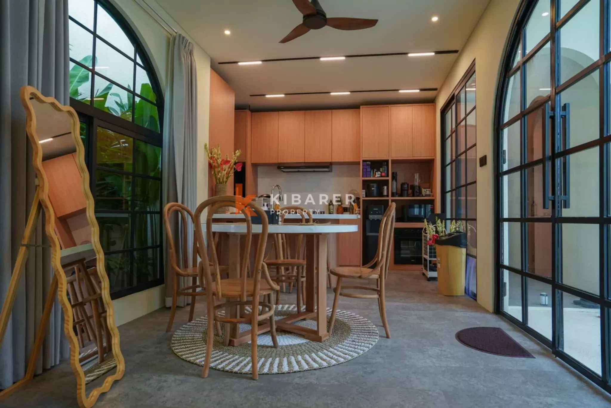 Oasis Modern yang Segar - Vila Dua Kamar Tidur di Berawa