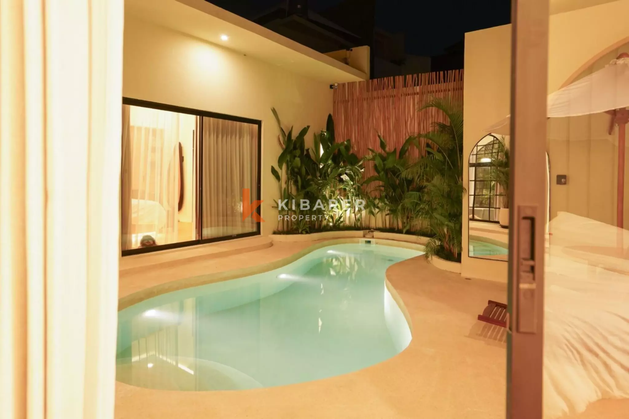 Oasis Modern yang Segar - Vila Dua Kamar Tidur di Berawa