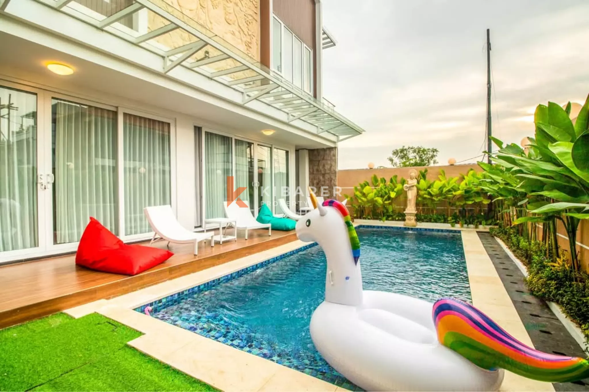 Entertainment Villa with Six Bedrooms and Karaoke Room in Kutuh South Bali