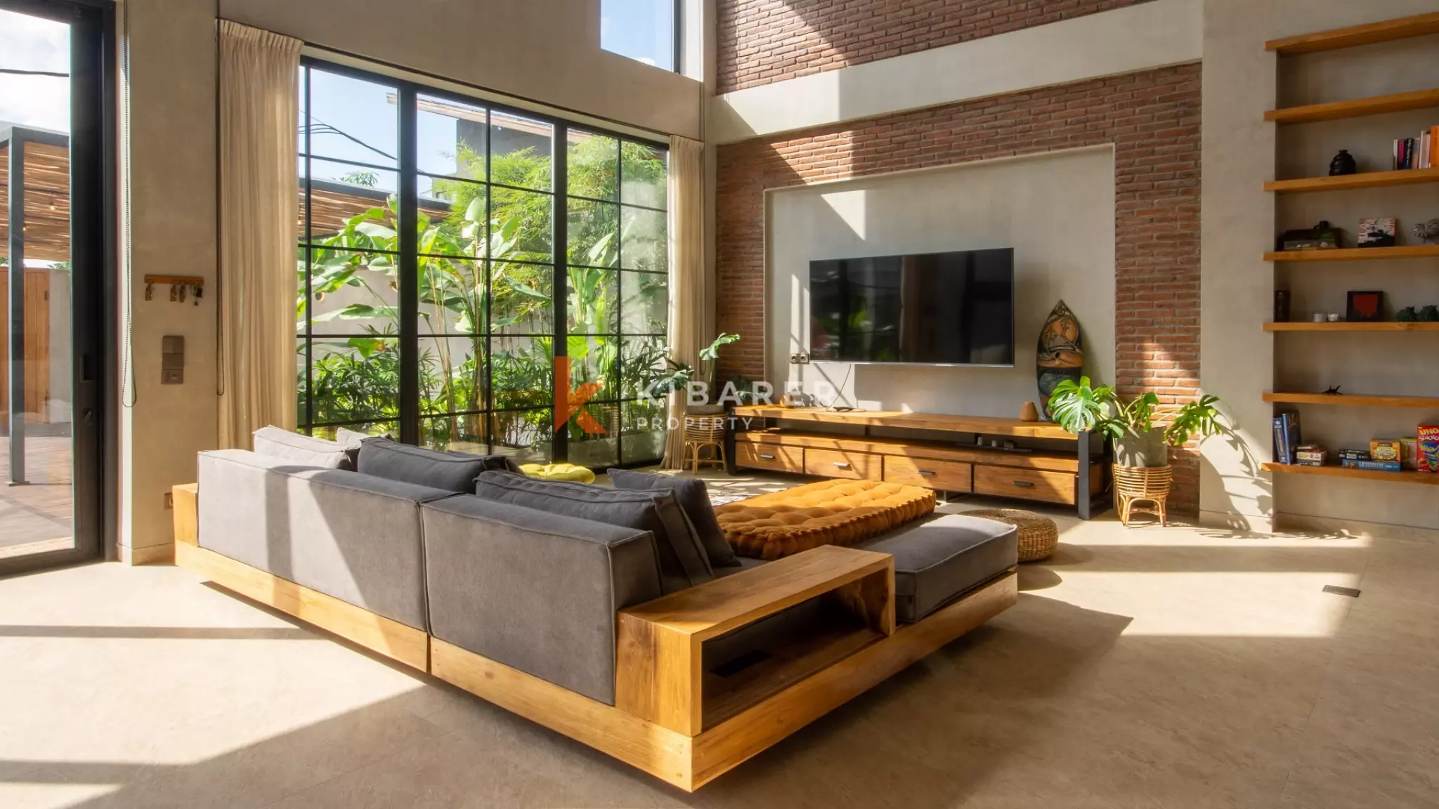 Moderna Four-Bedrooms Villa with Pool and Garden in Berawa