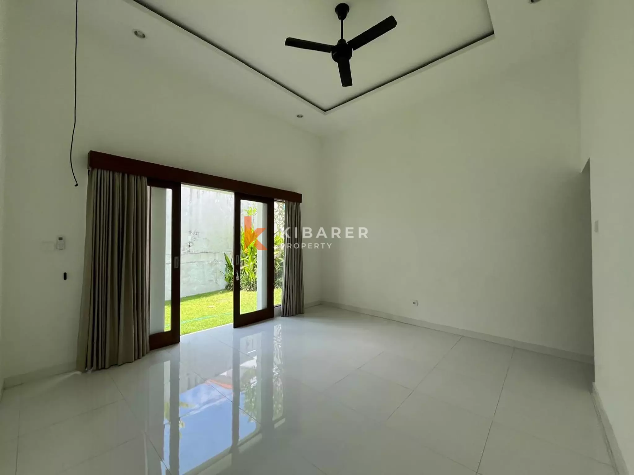 Bright and Spacious Three  Bedroom Villa in Prime Batu Bolong Area