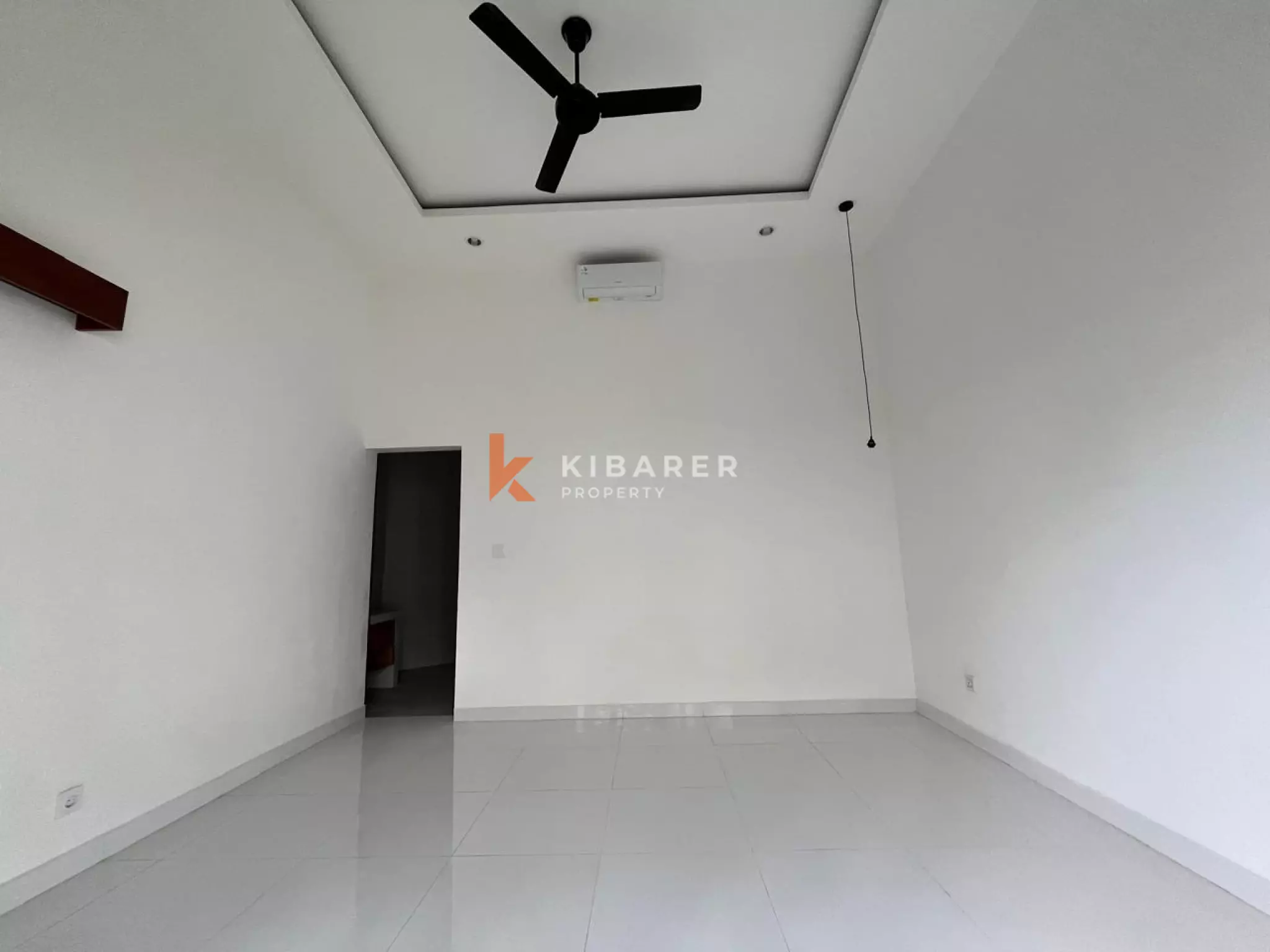 Bright and Spacious Three  Bedroom Villa in Prime Batu Bolong Area