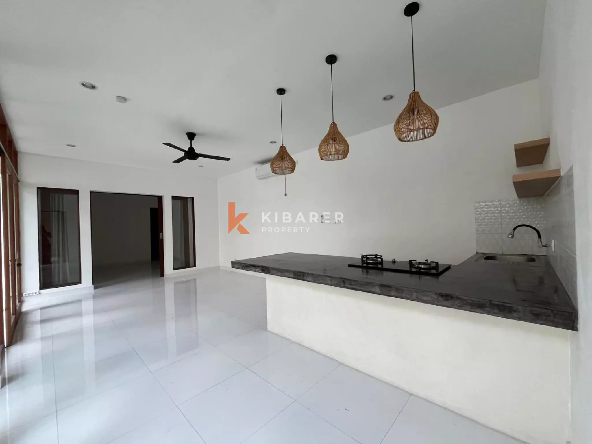 Bright and Spacious Three  Bedroom Villa in Prime Batu Bolong Area
