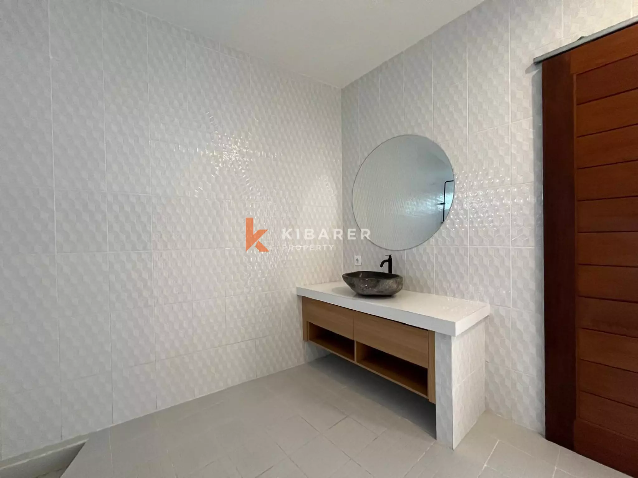 Bright and Spacious Three  Bedroom Villa in Prime Batu Bolong Area