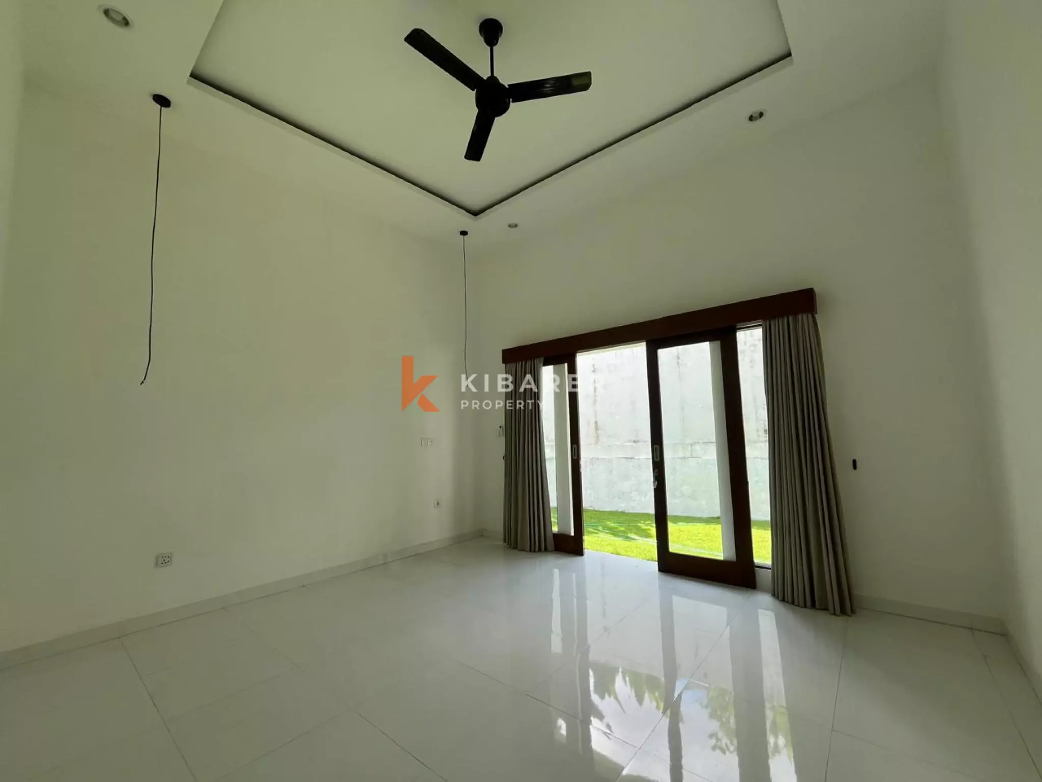 Bright and Spacious Three  Bedroom Villa in Prime Batu Bolong Area