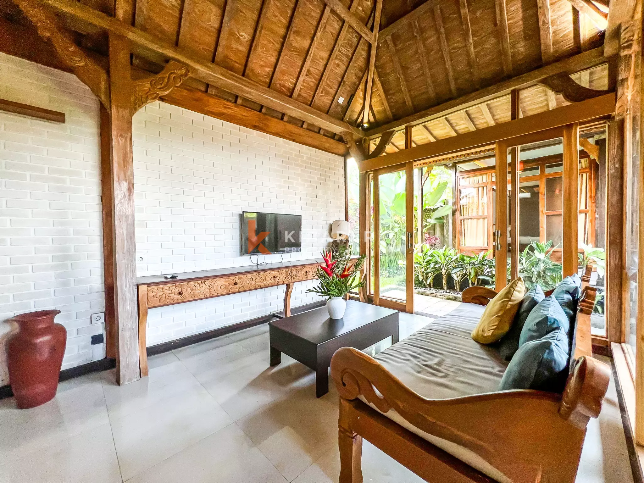 Two Bedroom Joglo Villa with Modern Comfort in a Peaceful Setting Yeh Gangga