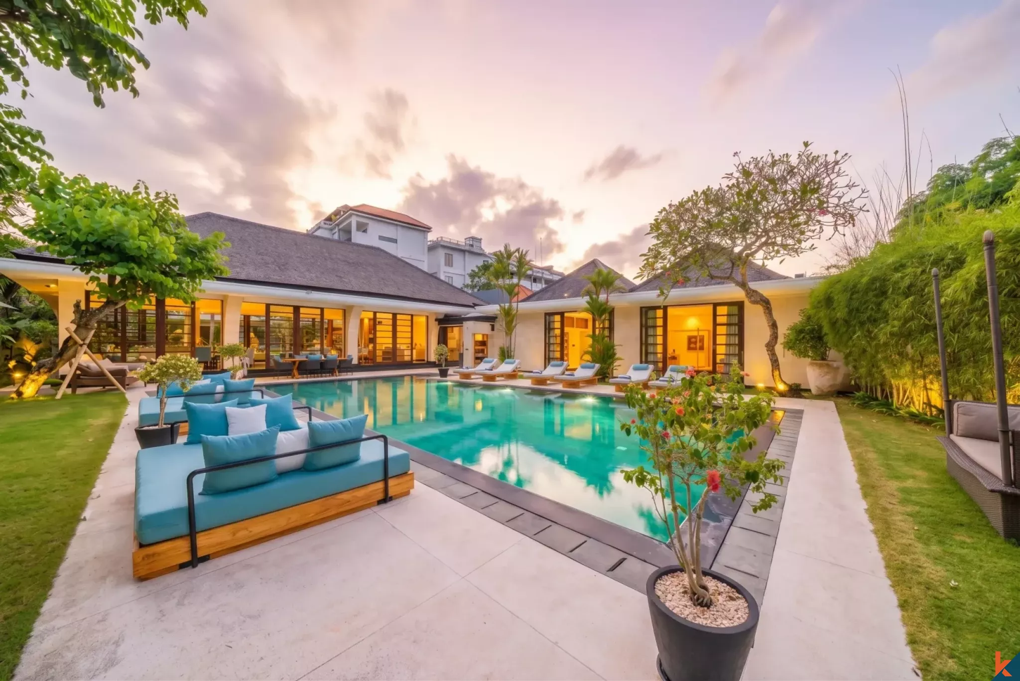 Properti mewah dengan enam kamar tidur sewa di Umalas