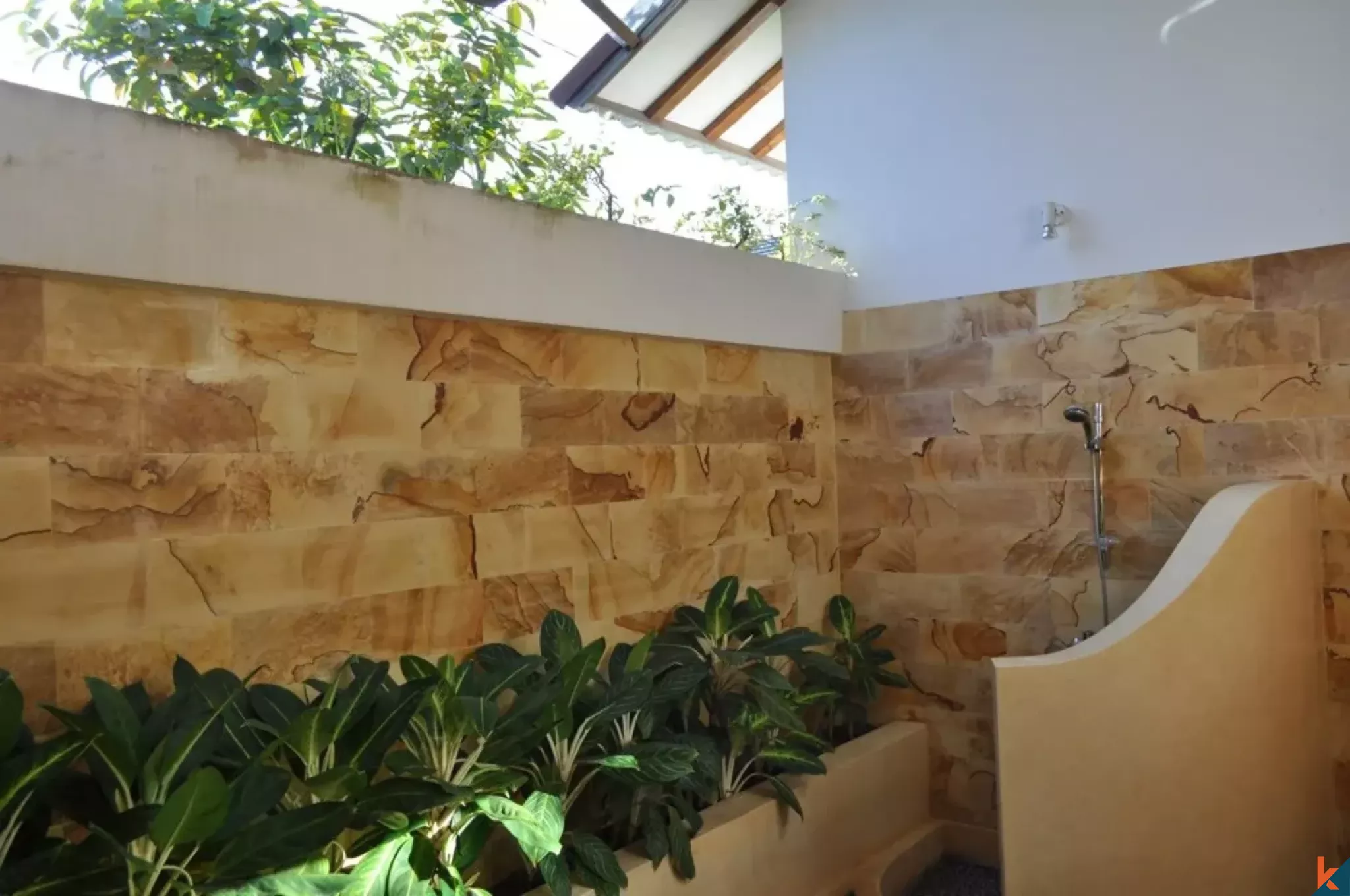 Traditional Style Five Bedroom Estate for lease in Drupadi