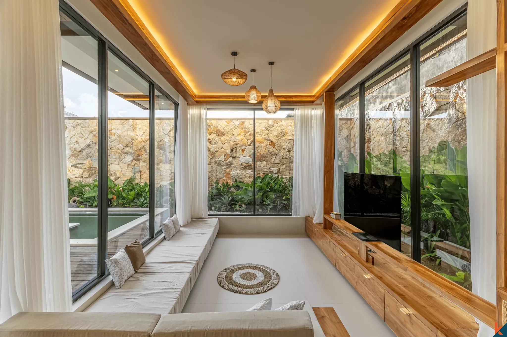 Villa tropicale moderne de 3 chambres avec piscine privée à Kerobokan