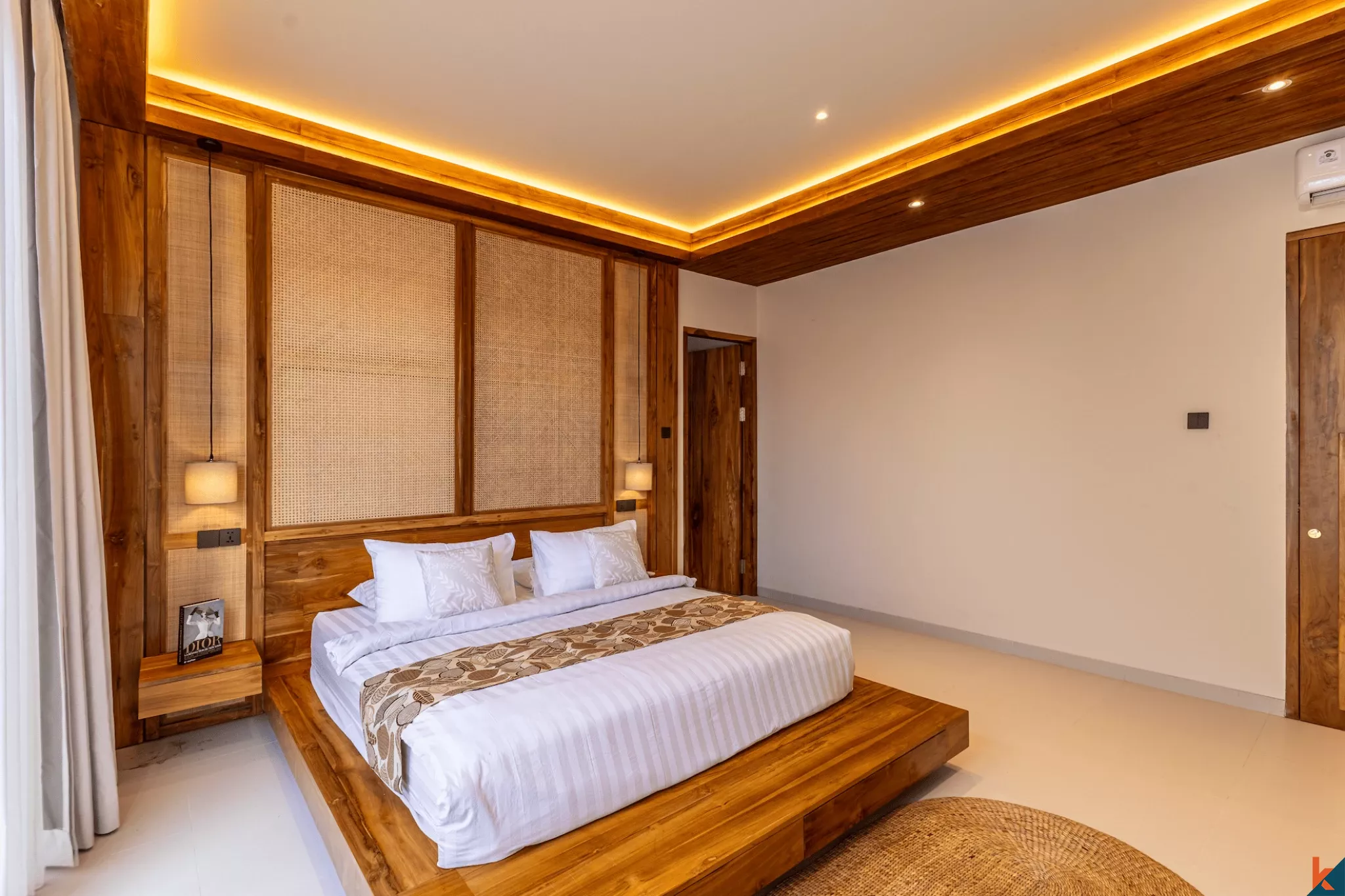 Villa tropicale moderne de 3 chambres avec piscine privée à Kerobokan