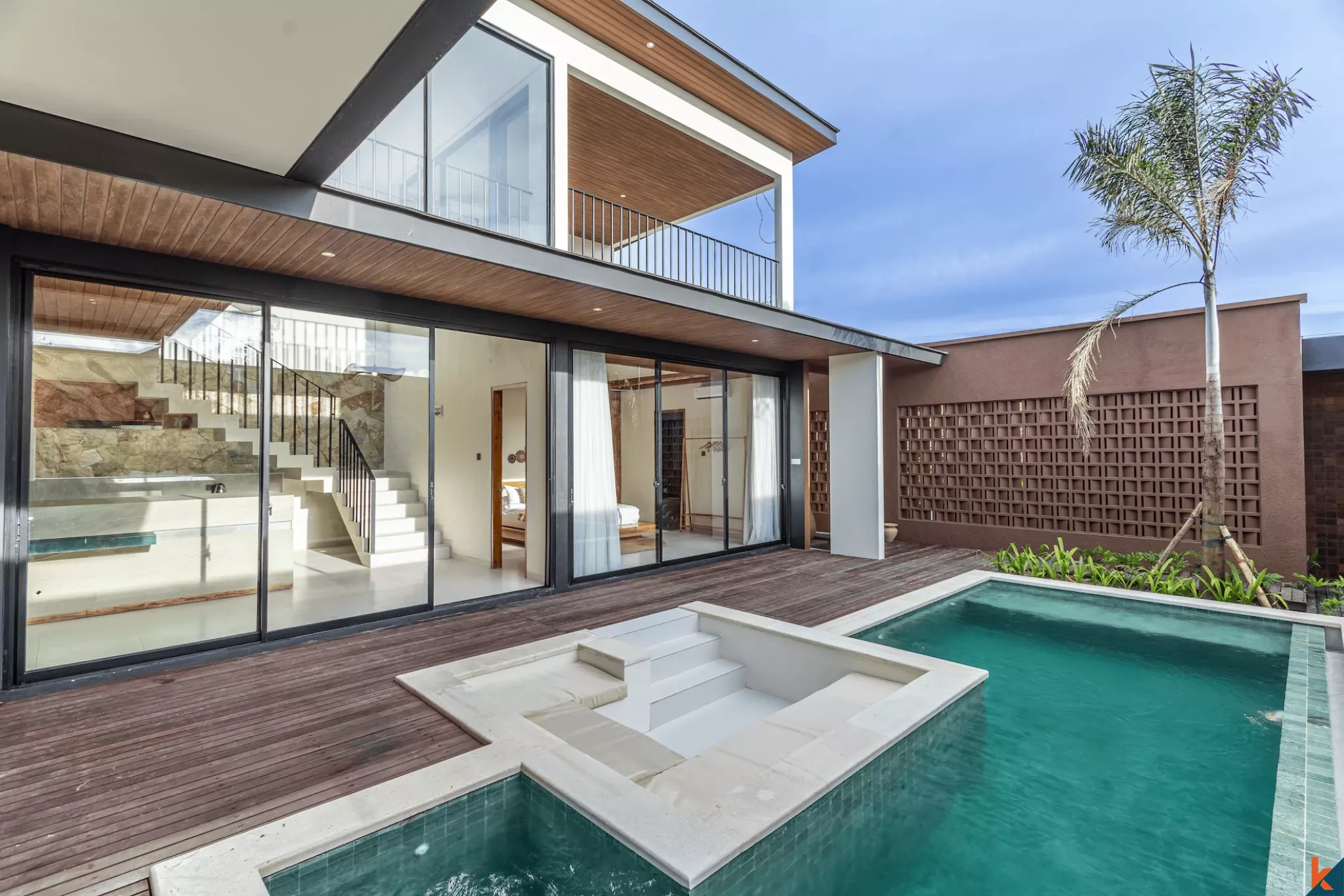 Villa tropicale moderne de 3 chambres avec piscine privée à Kerobokan