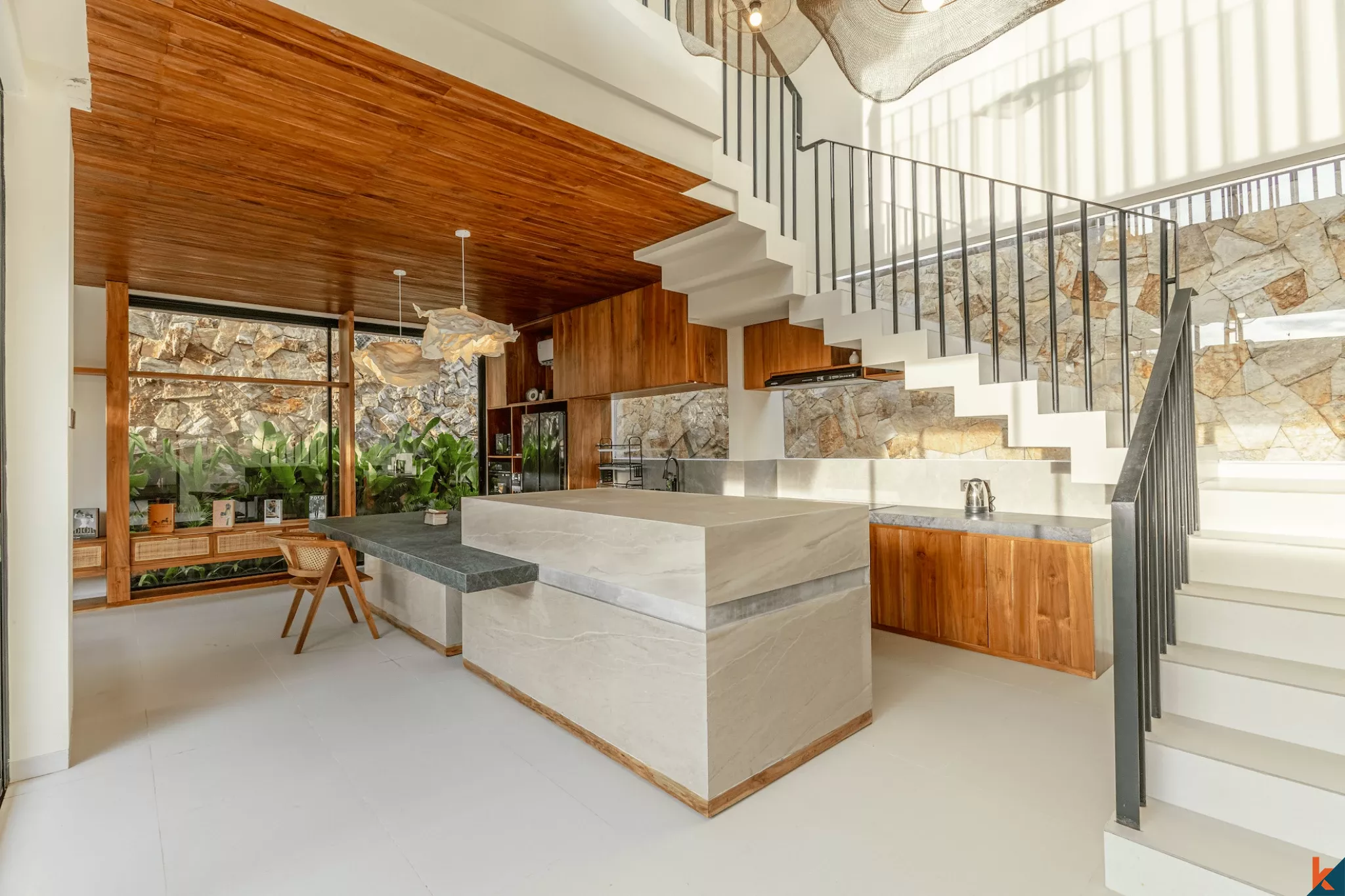 Villa tropicale moderne de 3 chambres avec piscine privée à Kerobokan