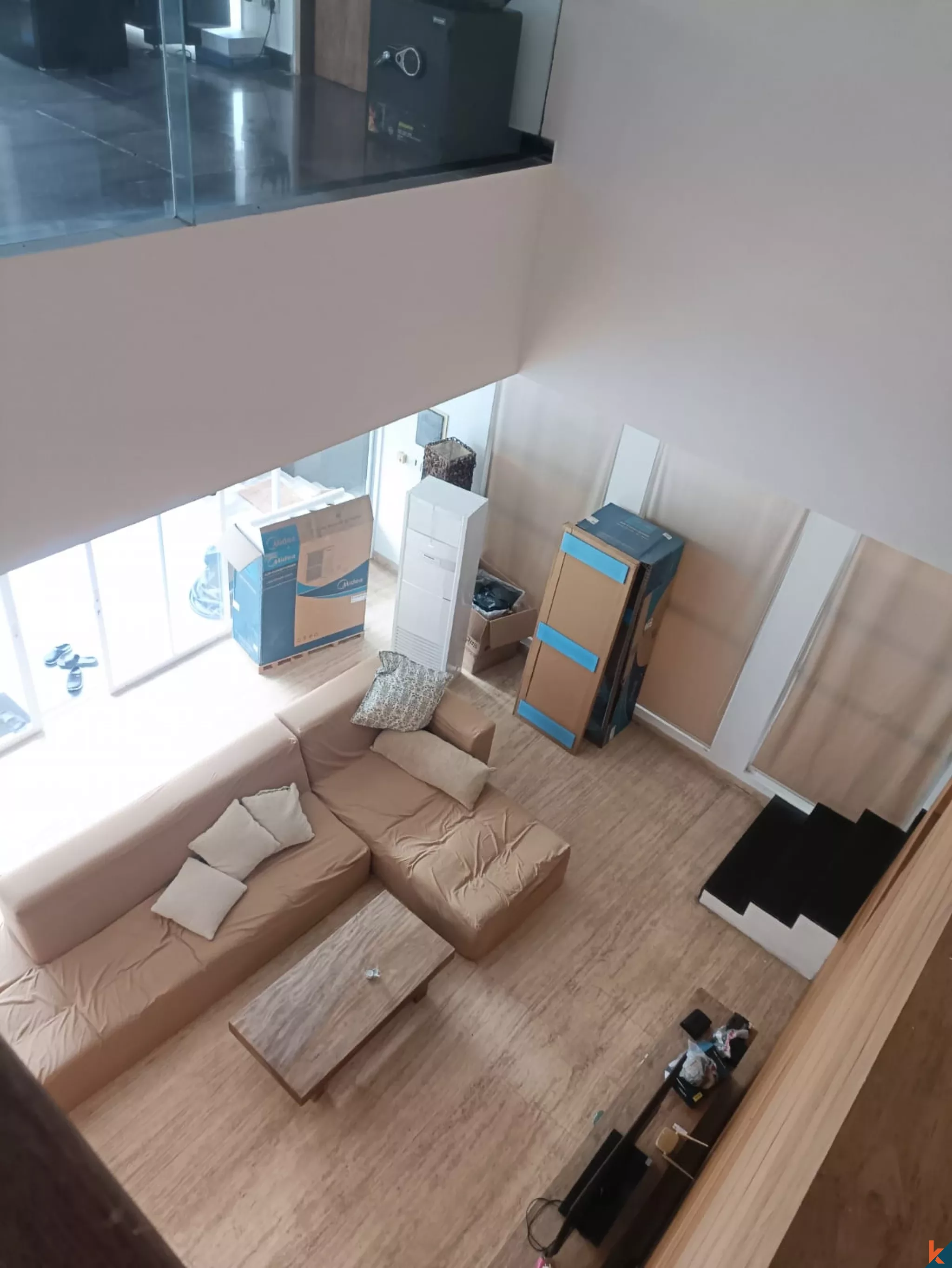 Villa tropicale de 3 chambres avec piscine privée et terrasse ensoleillée à Kerobokan