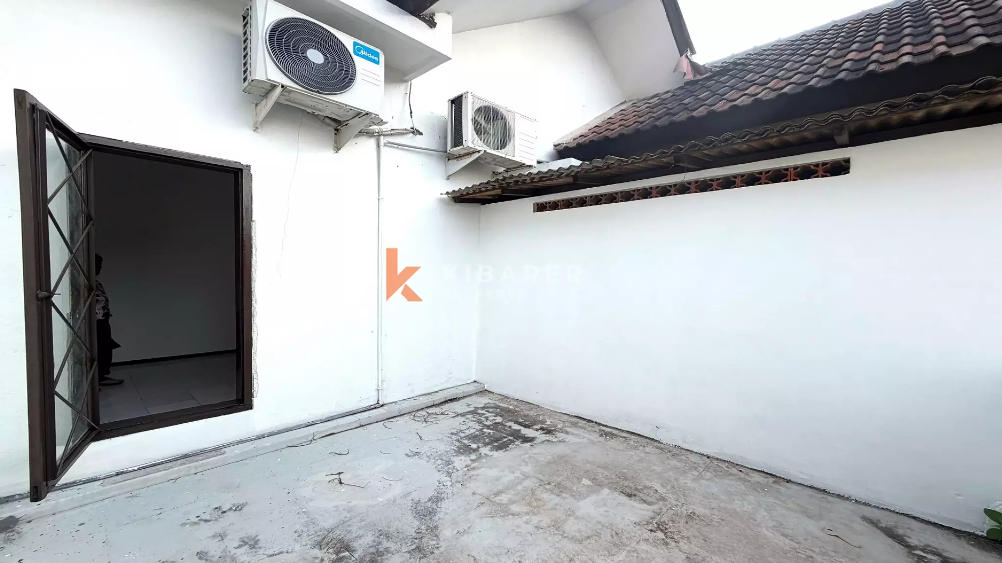 Ideal for Sublease in Strategic Seminyak Location Four-Bedrooms Unfurnished House (Minimum 2 Years Rent)