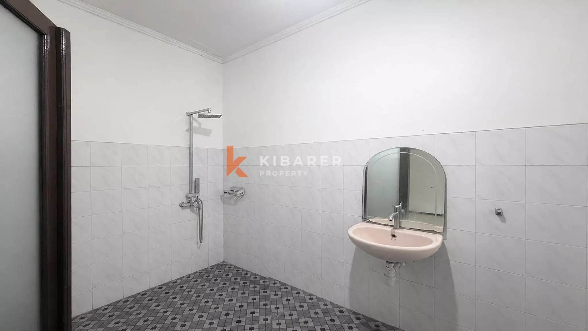 Ideal for Sublease in Strategic Seminyak Location Four-Bedrooms Unfurnished House (Minimum 2 Years Rent)