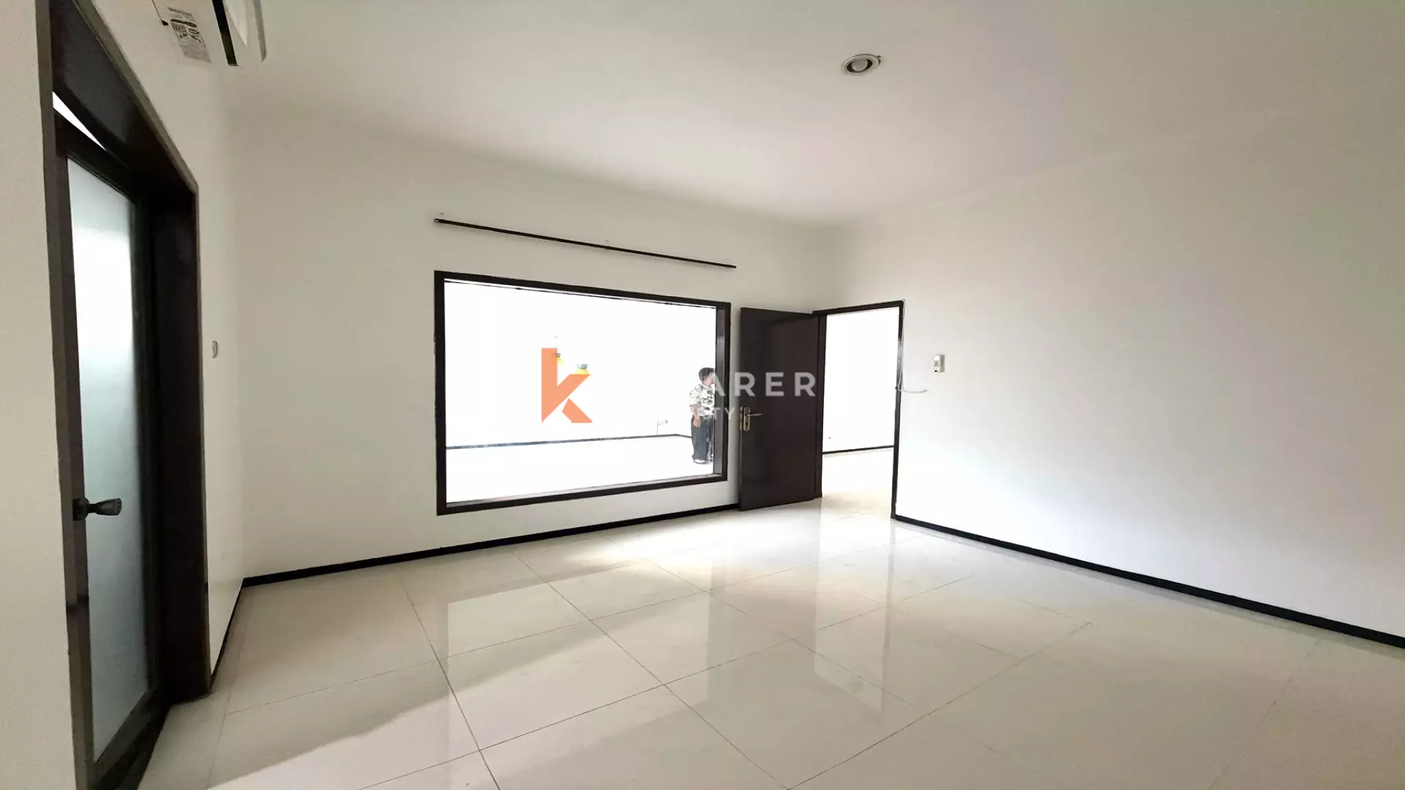 Ideal for Sublease in Strategic Seminyak Location Four-Bedrooms Unfurnished House (Minimum 2 Years Rent)