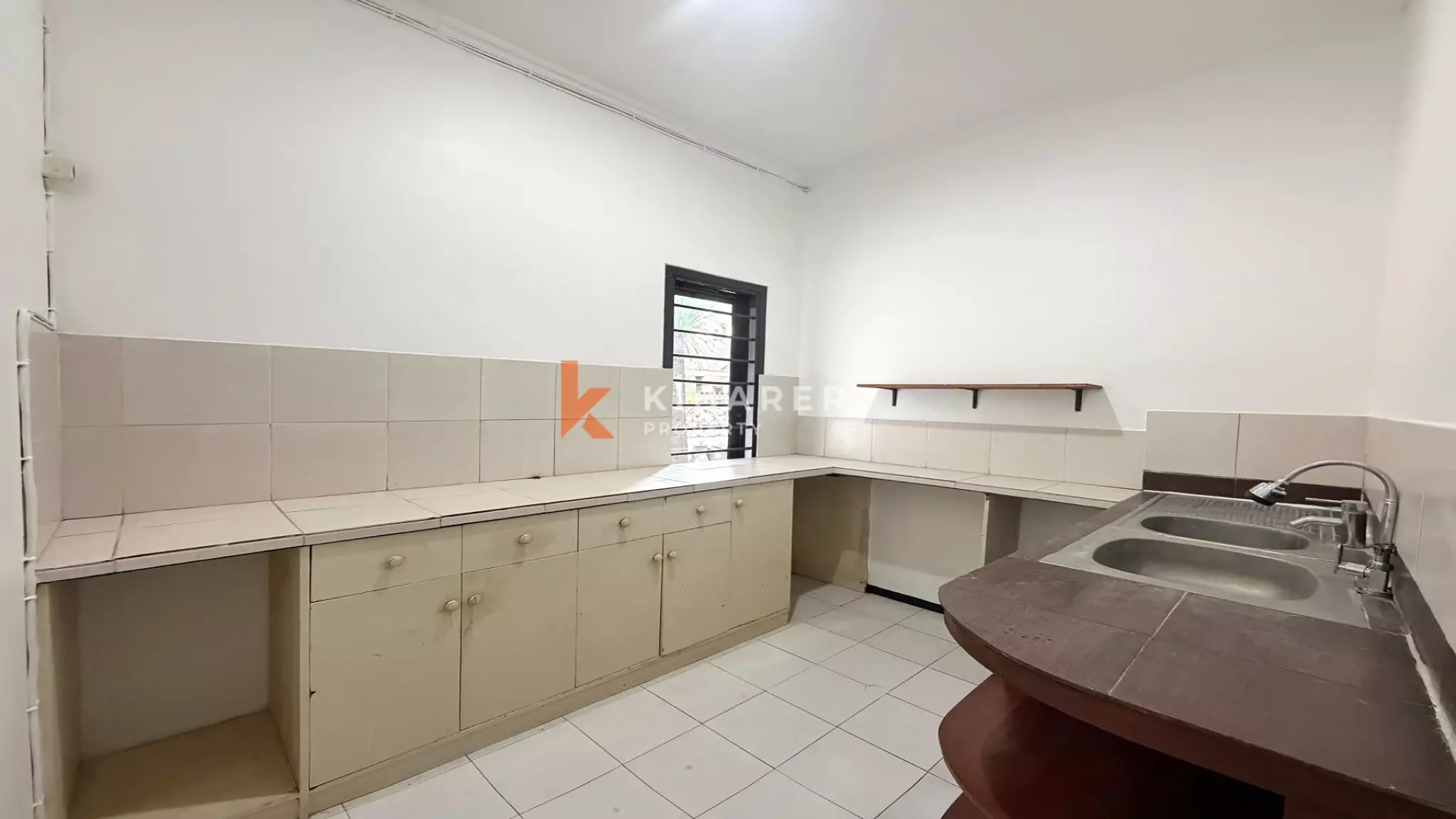 Ideal for Sublease in Strategic Seminyak Location Four-Bedrooms Unfurnished House (Minimum 2 Years Rent)