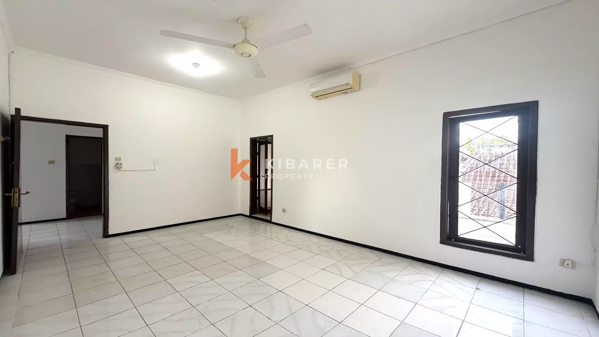 Ideal for Sublease in Strategic Seminyak Location Four-Bedrooms Unfurnished House (Minimum 2 Years Rent)