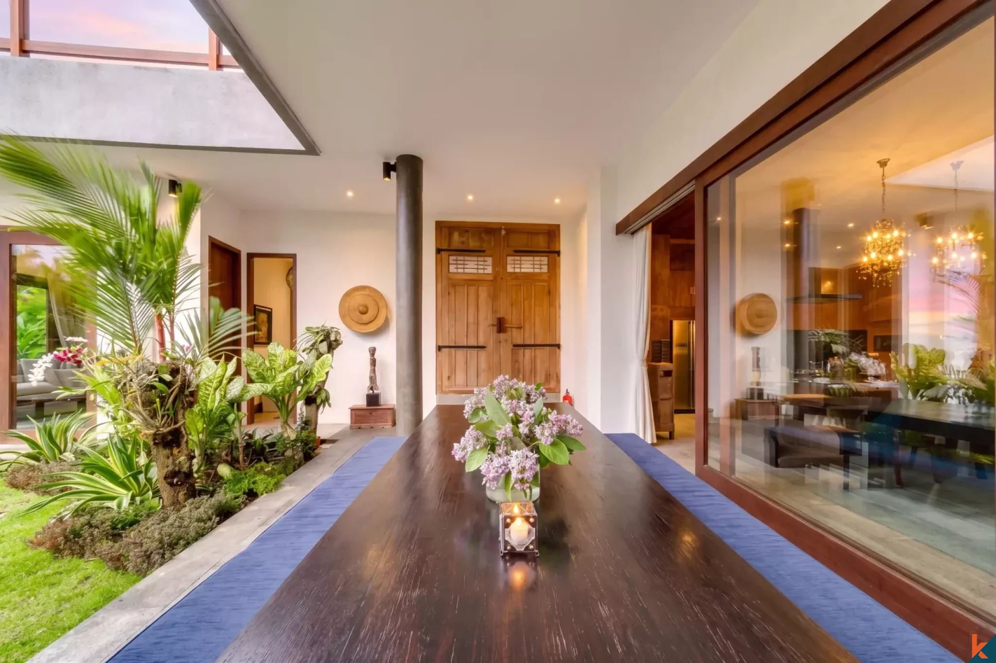 Magnifique villa de quatre chambres en pleine propriété avec vue sur l'océan à vendre à Ungasan