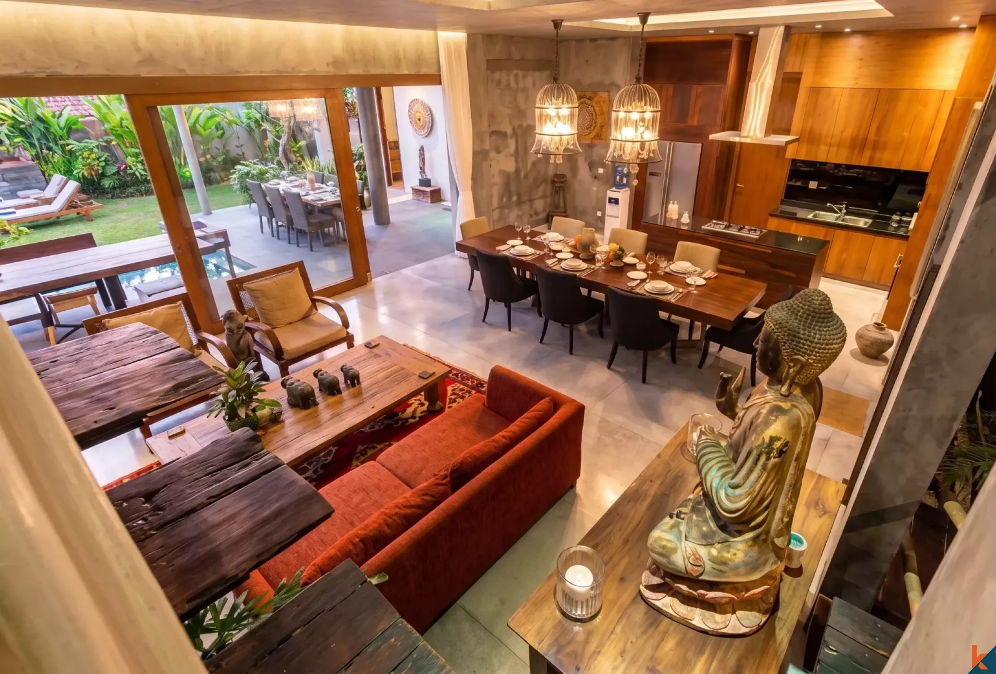 Maison de quatre chambres en bail emphytéotique avec vue imprenable sur l'océan à Ungasan