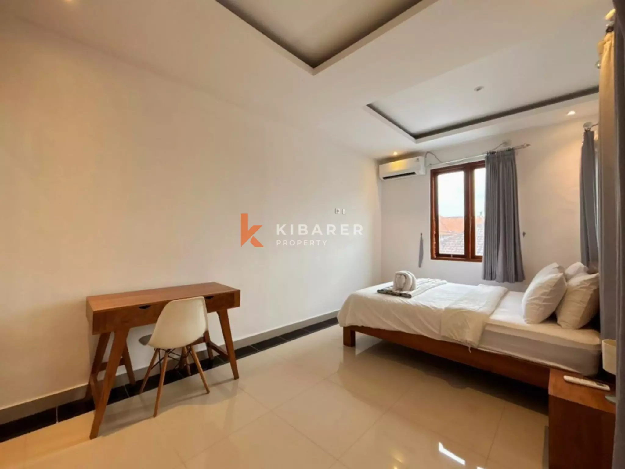 Villa Dua Kamar Tidur yang Nyaman dengan Ruang Tamu Terbuka di Berawa