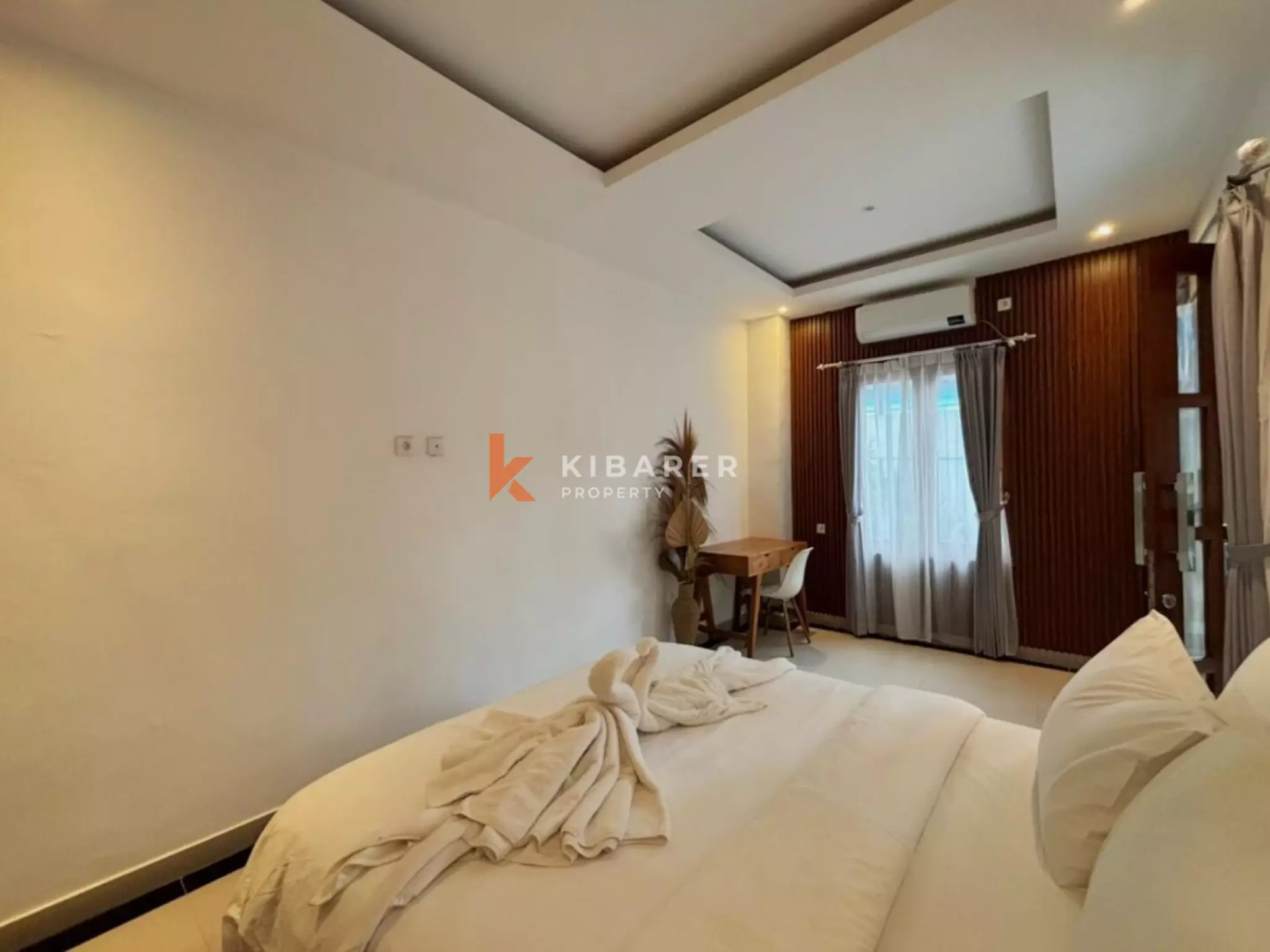 Villa Dua Kamar Tidur yang Nyaman dengan Ruang Tamu Terbuka di Berawa