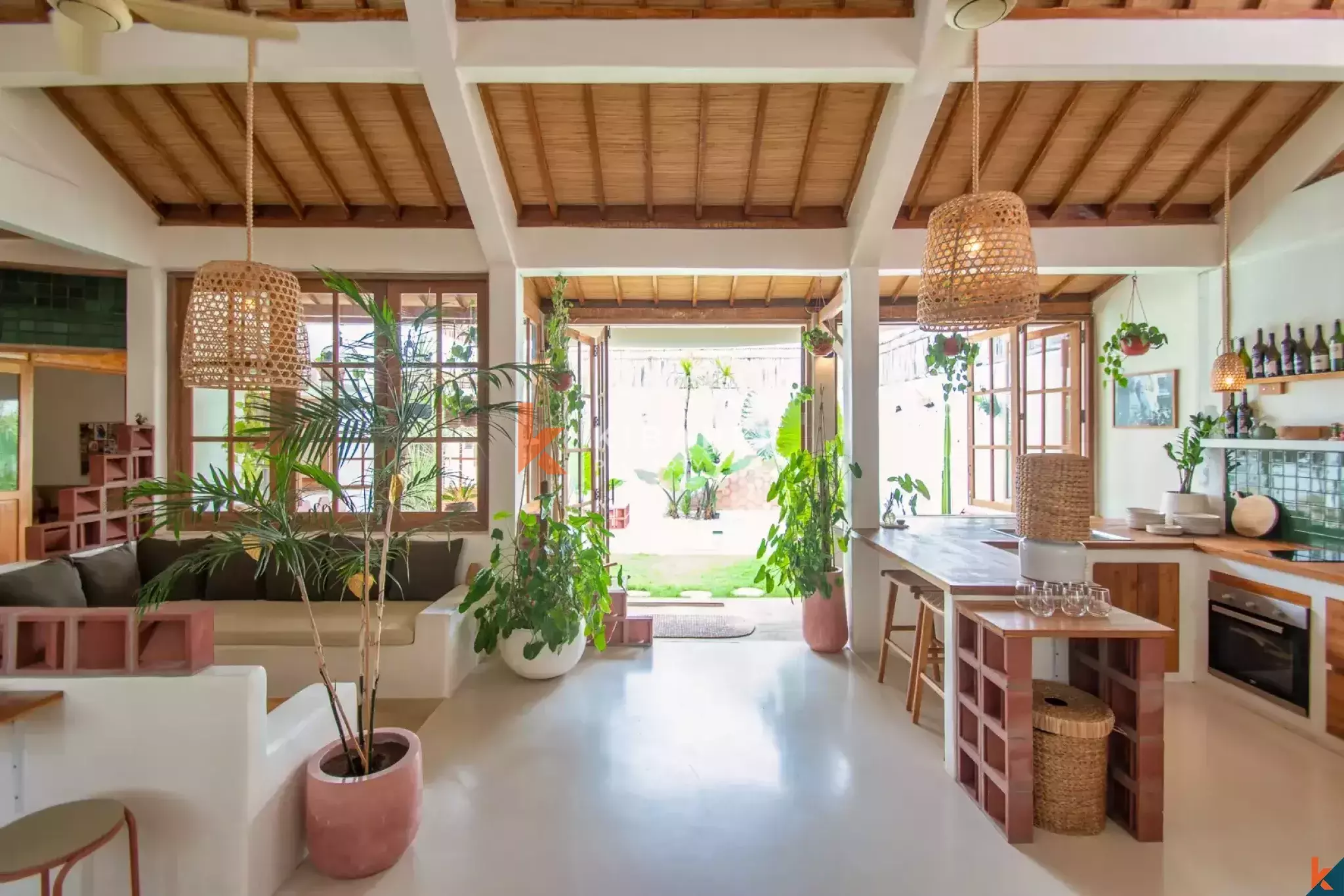 Mesmerizing Tropical Two Bedroom Leasehold Villa in Central Umalas