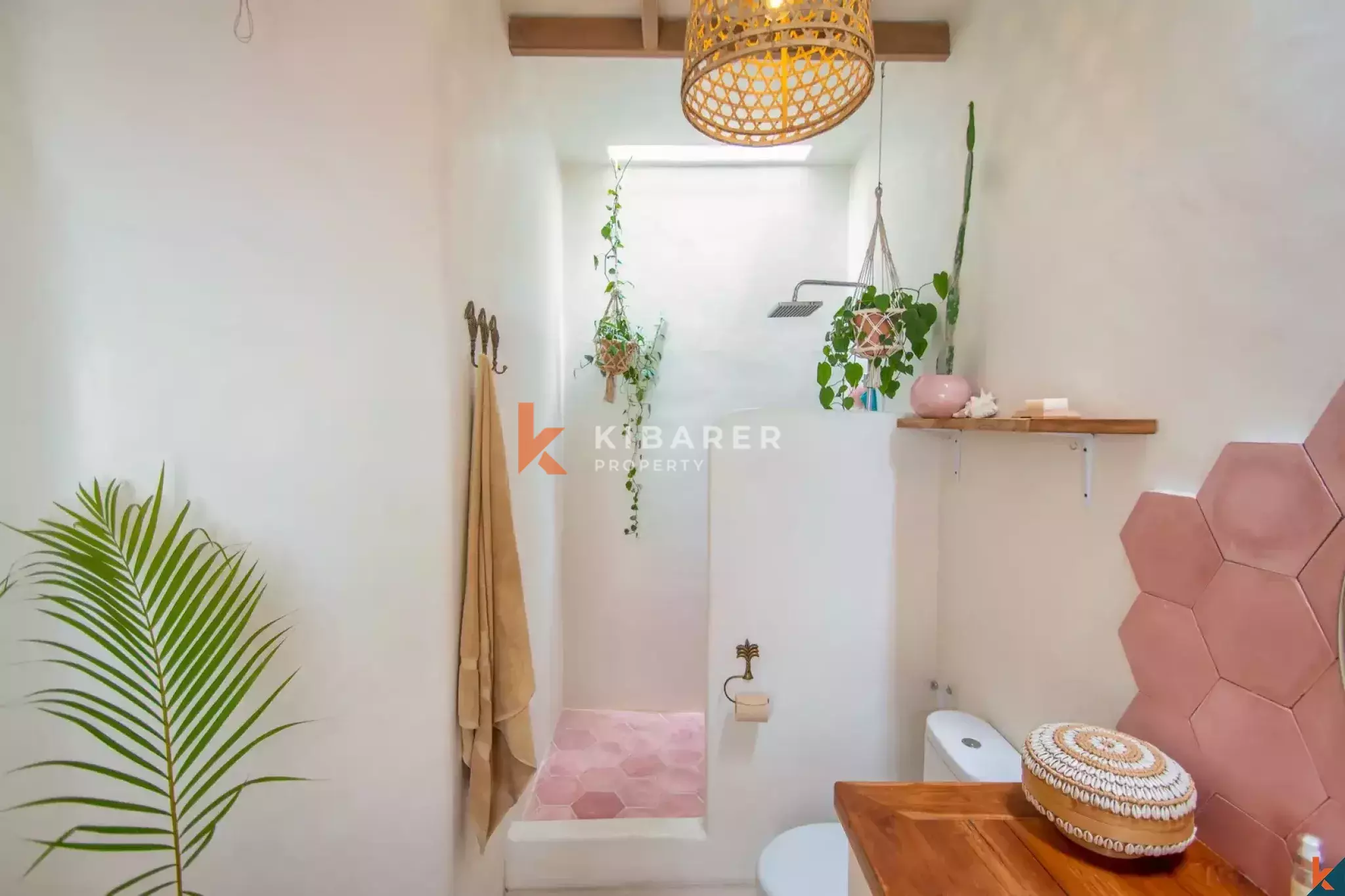 Mesmerizing Tropical Two Bedroom Leasehold Villa in Central Umalas