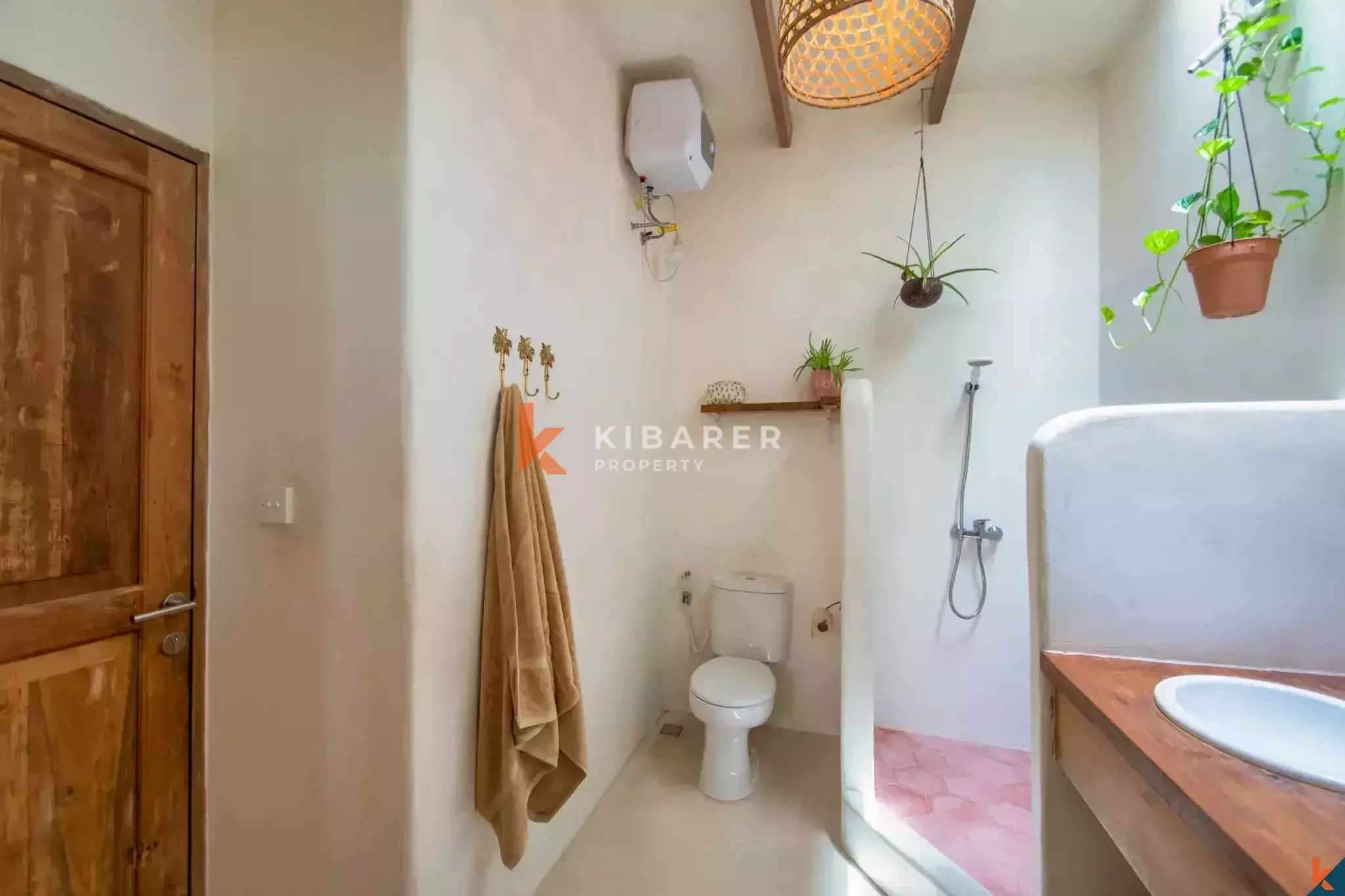 Mesmerizing Tropical Two Bedroom Leasehold Villa in Central Umalas