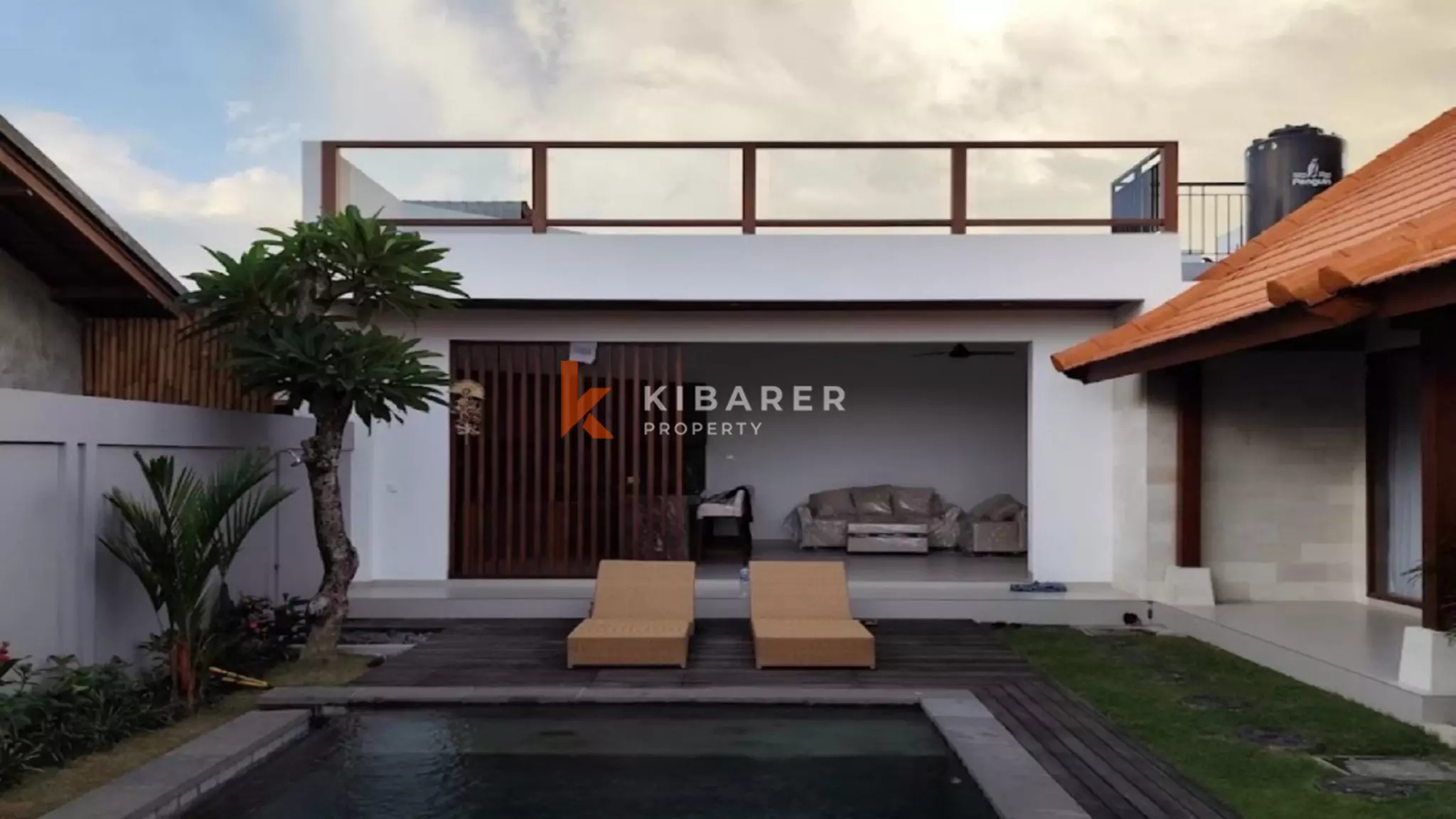 Rooftop Three-Bedrooms Open Living Villa in Cemagi