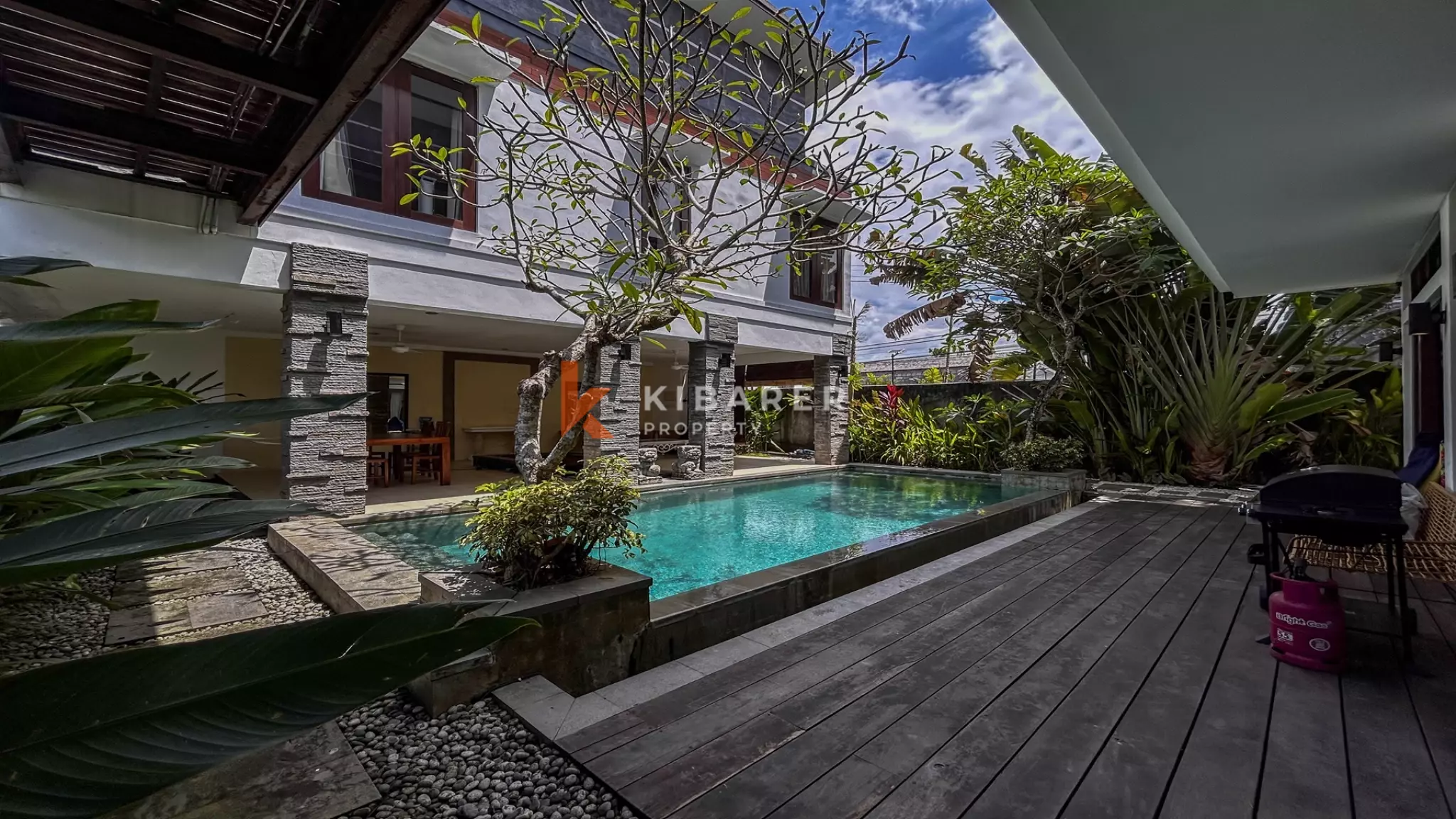 Villa Nyaman dengan Tiga Kamar Tidur di Lokasi Strategis Berawa, Canggu