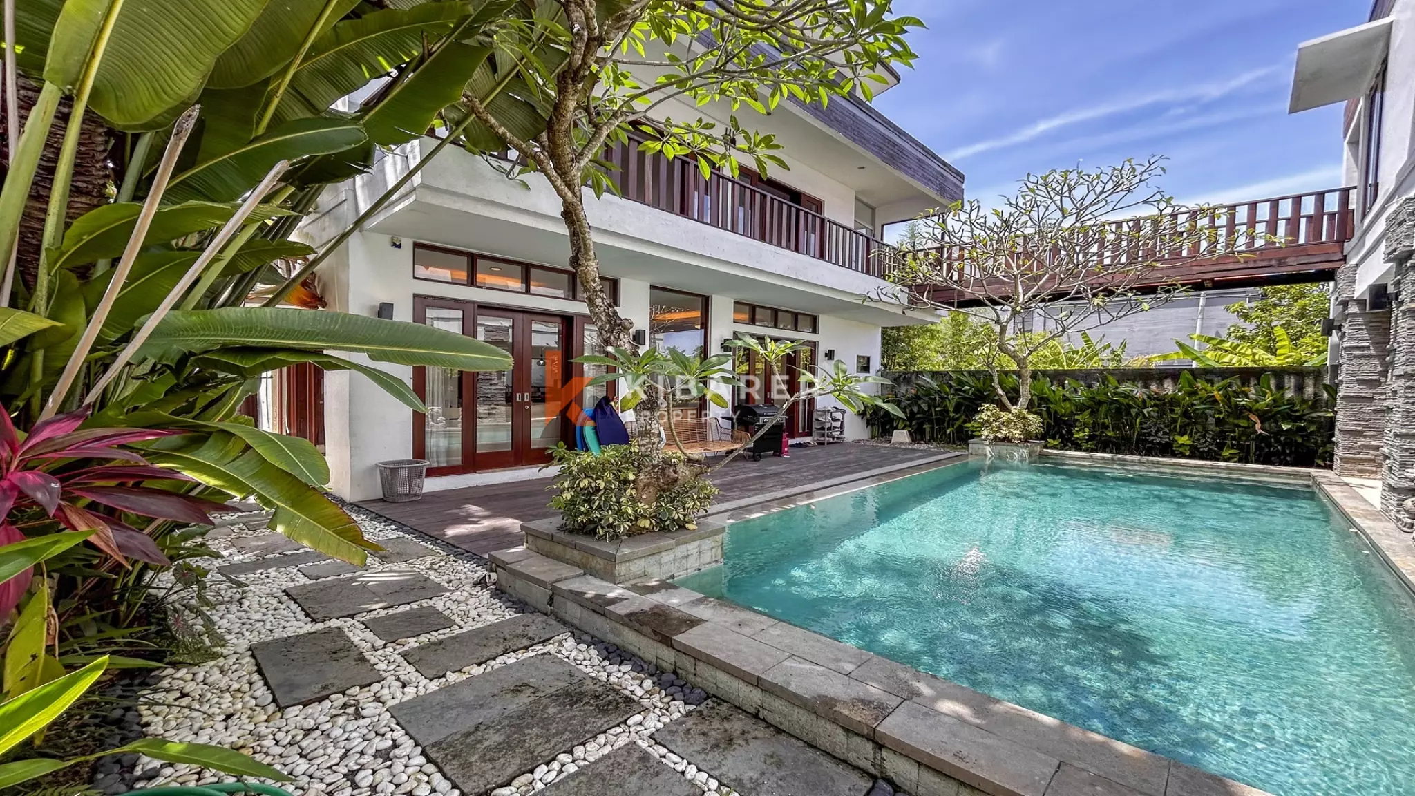 Villa Nyaman dengan Tiga Kamar Tidur di Lokasi Strategis Berawa, Canggu