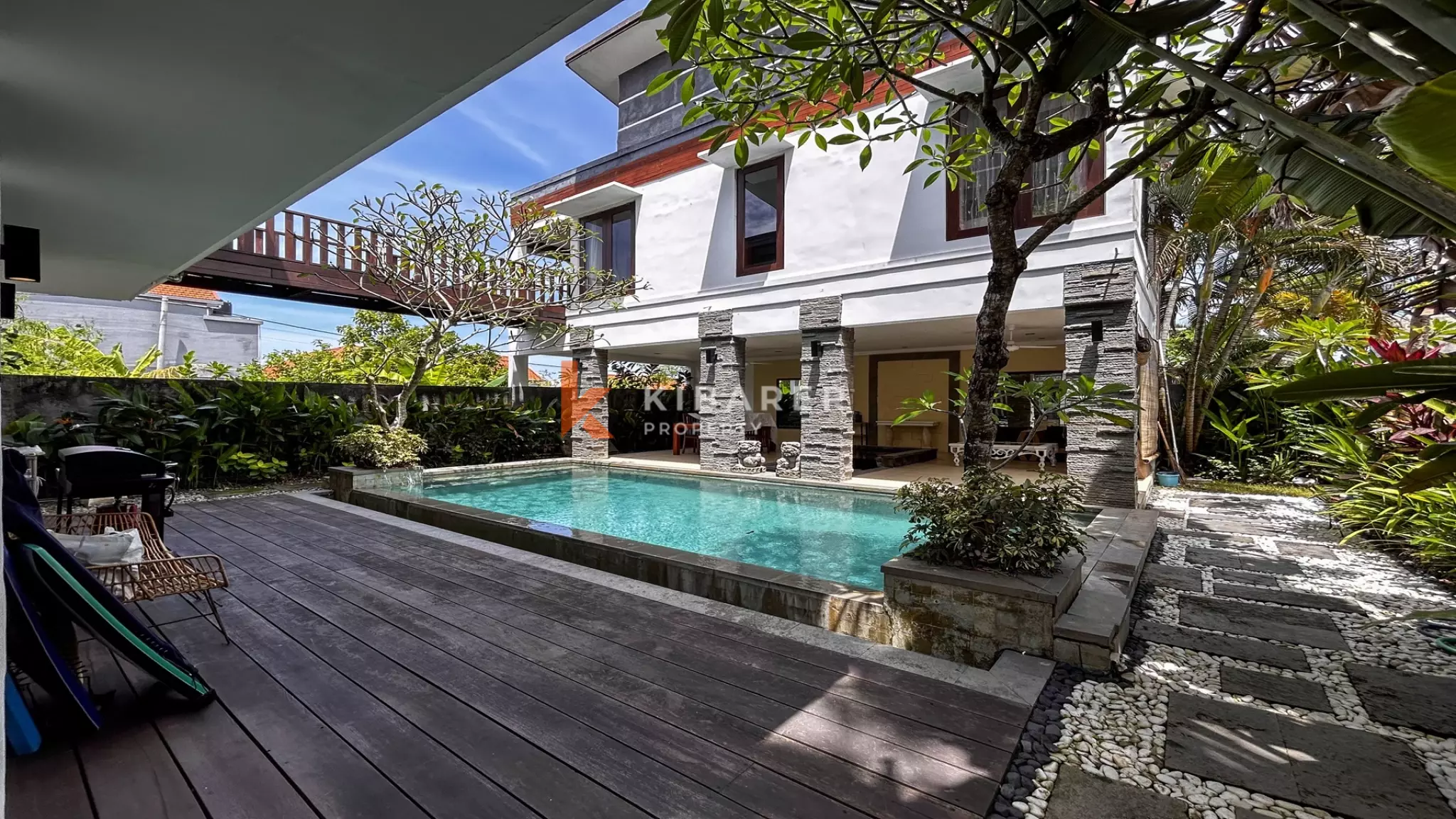 Villa Nyaman dengan Tiga Kamar Tidur di Lokasi Strategis Berawa, Canggu
