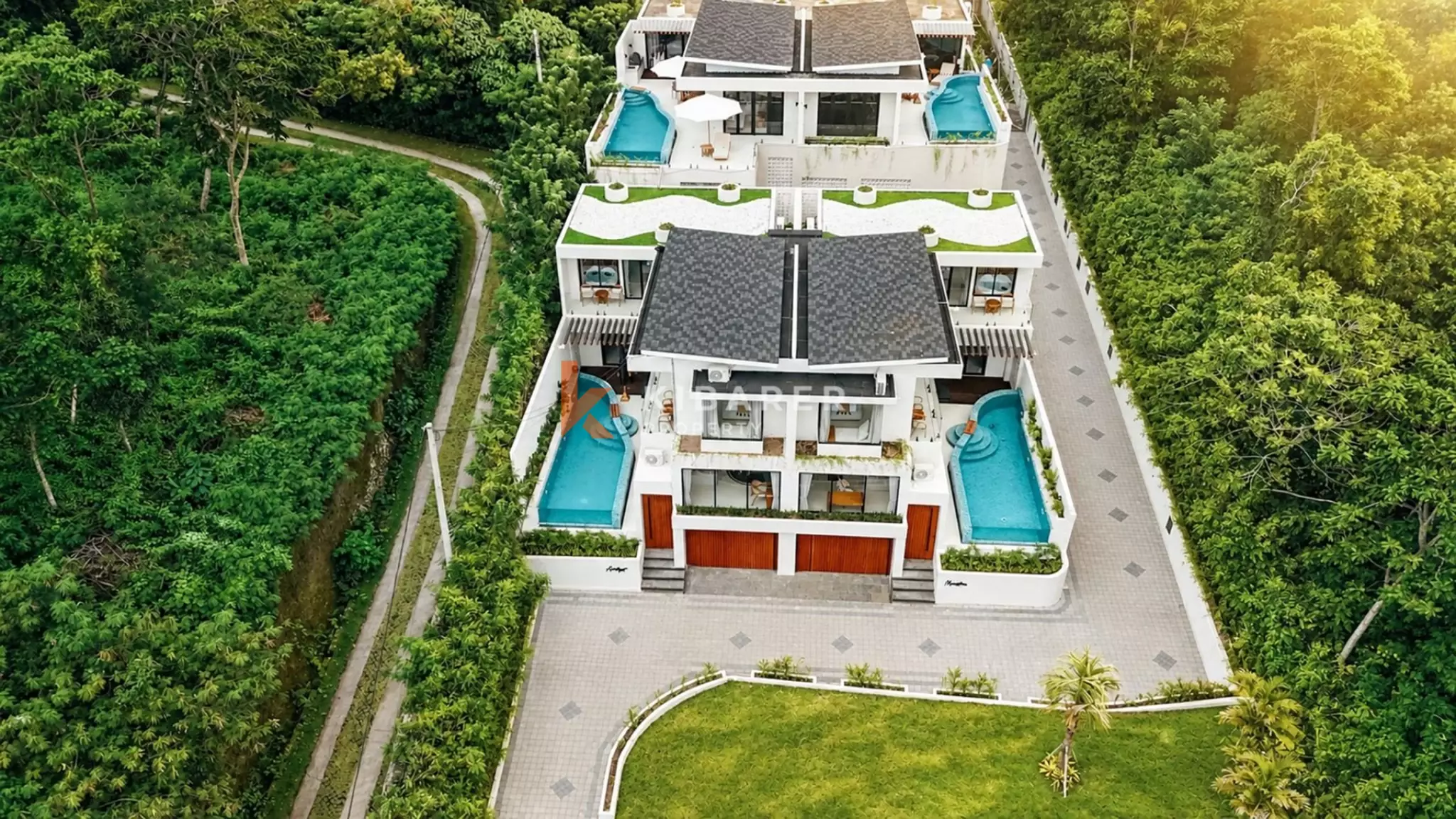Élégante villa de trois chambres à Uluwatu, avec un cadre idyllique