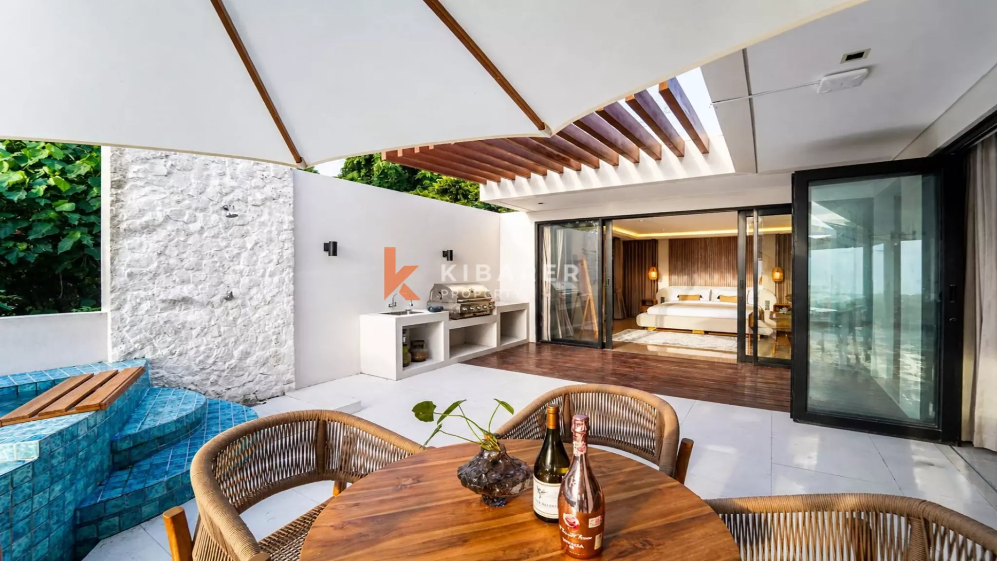 Élégante villa de trois chambres à Uluwatu, avec un cadre idyllique