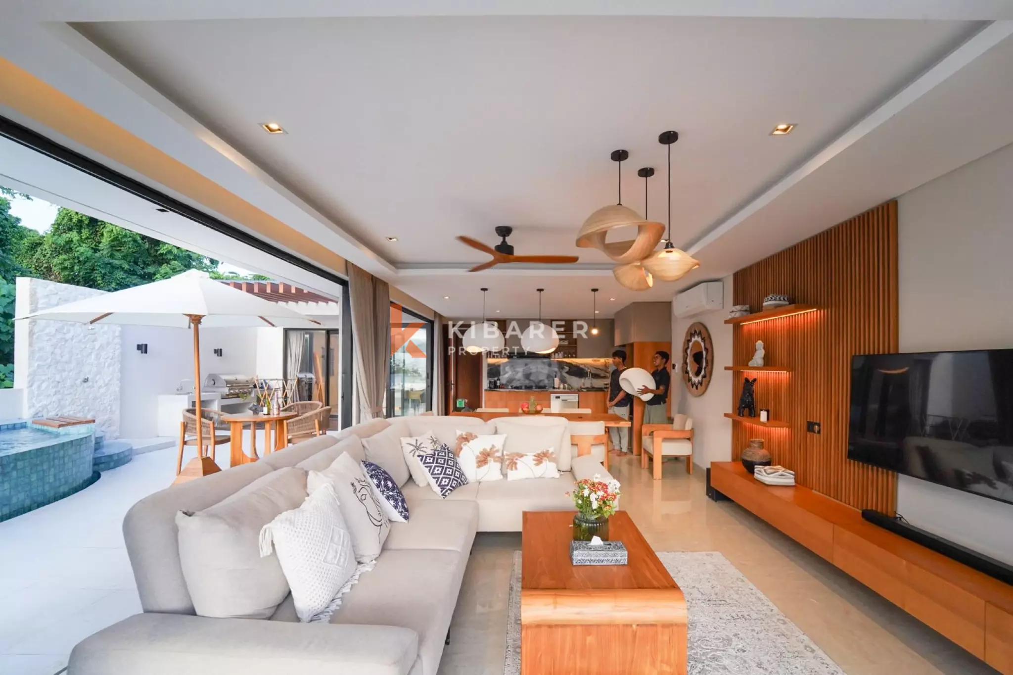 Élégante villa de trois chambres à Uluwatu, avec un cadre idyllique