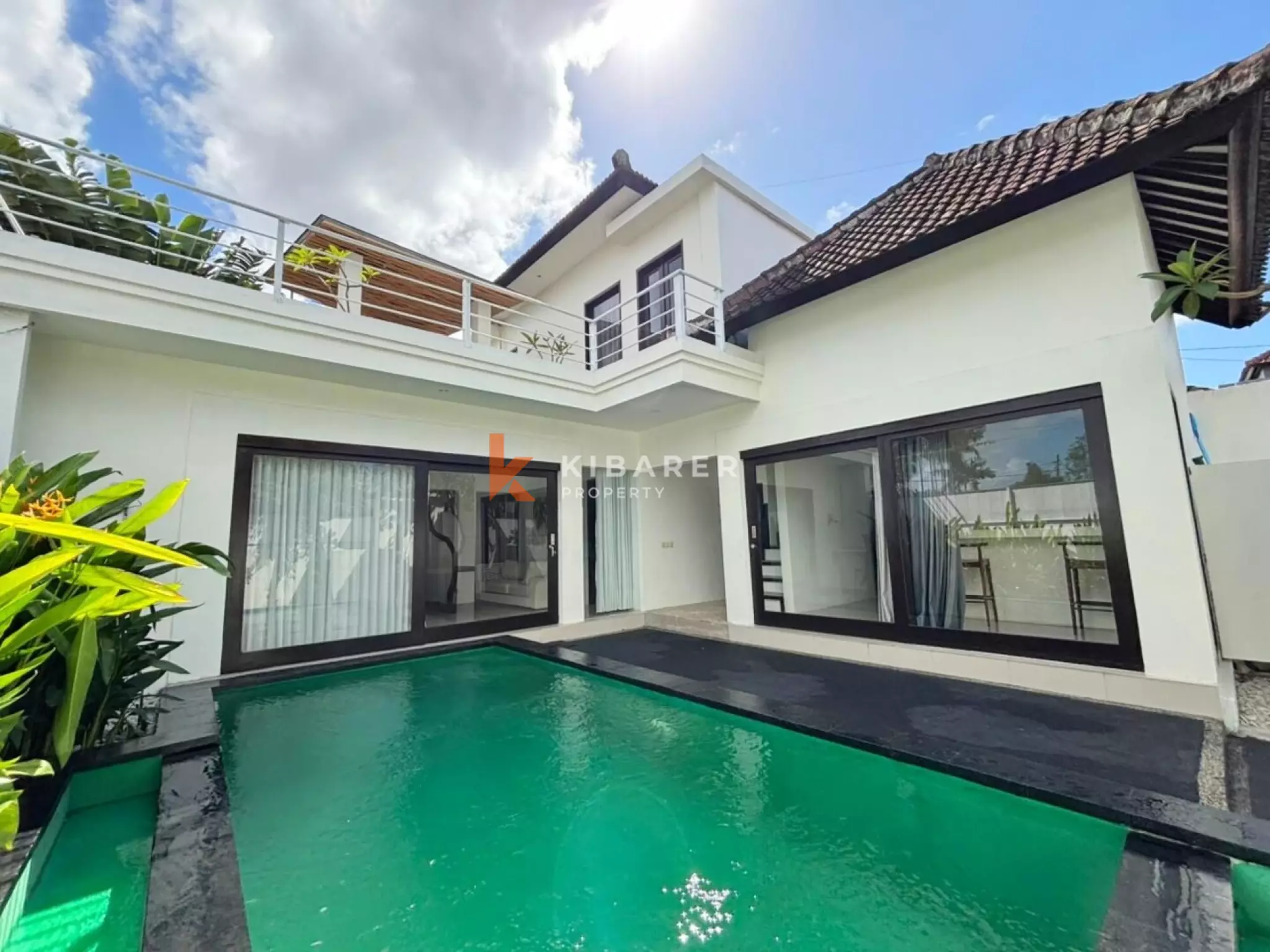 Villa Dua Kamar Tidur dengan Kolam Renang Pribadi di Lokasi Strategis Seminyak