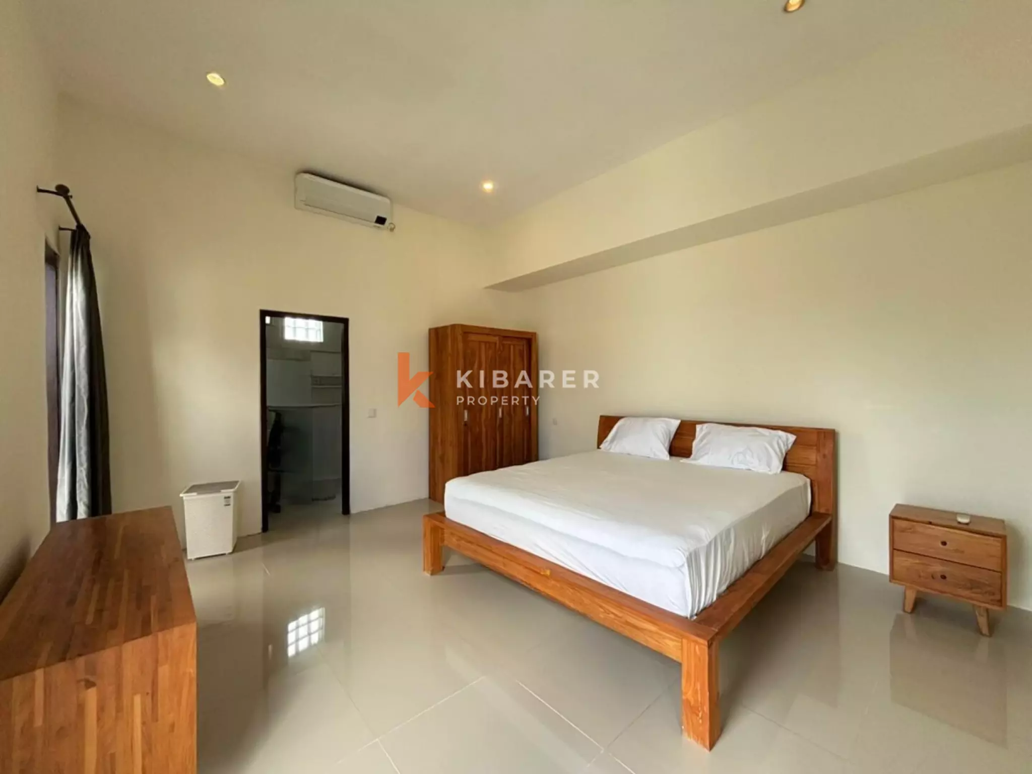 Villa Dua Kamar Tidur dengan Kolam Renang Pribadi di Lokasi Strategis Seminyak