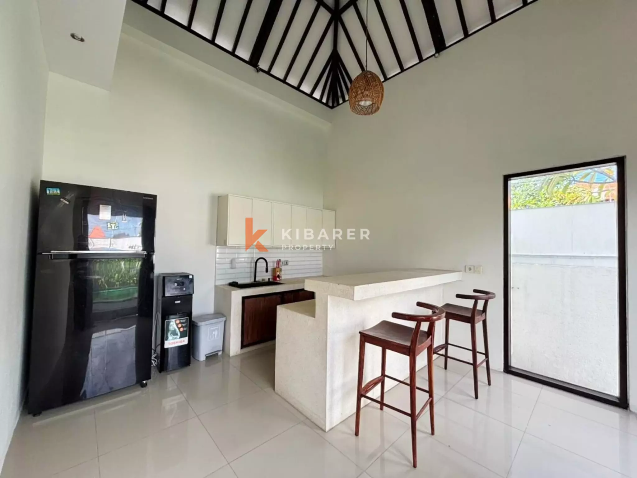 Villa Dua Kamar Tidur dengan Kolam Renang Pribadi di Lokasi Strategis Seminyak